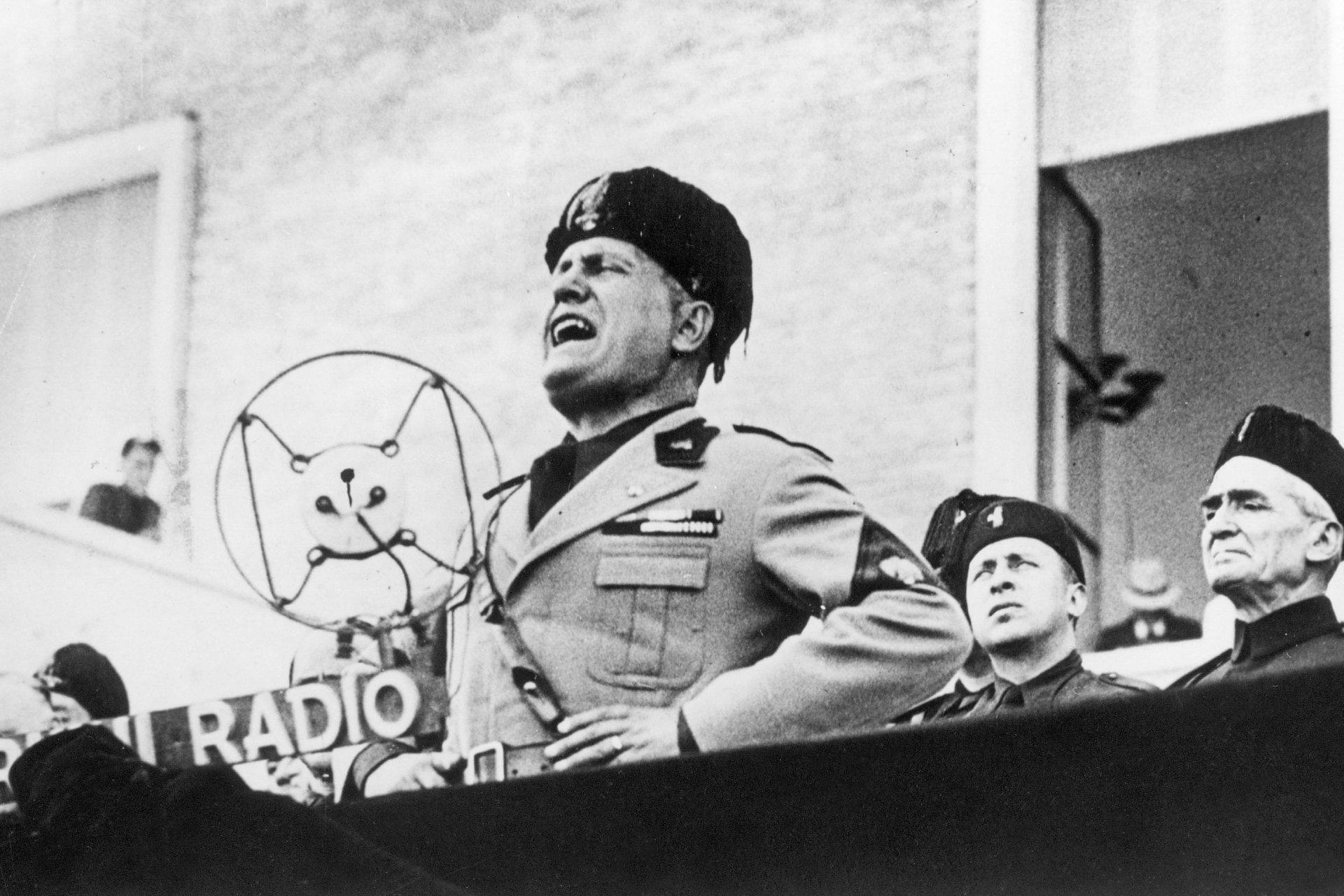 Da Mussolini a Mao: dove riposano i resti dei più famigerati dittatori della storia?