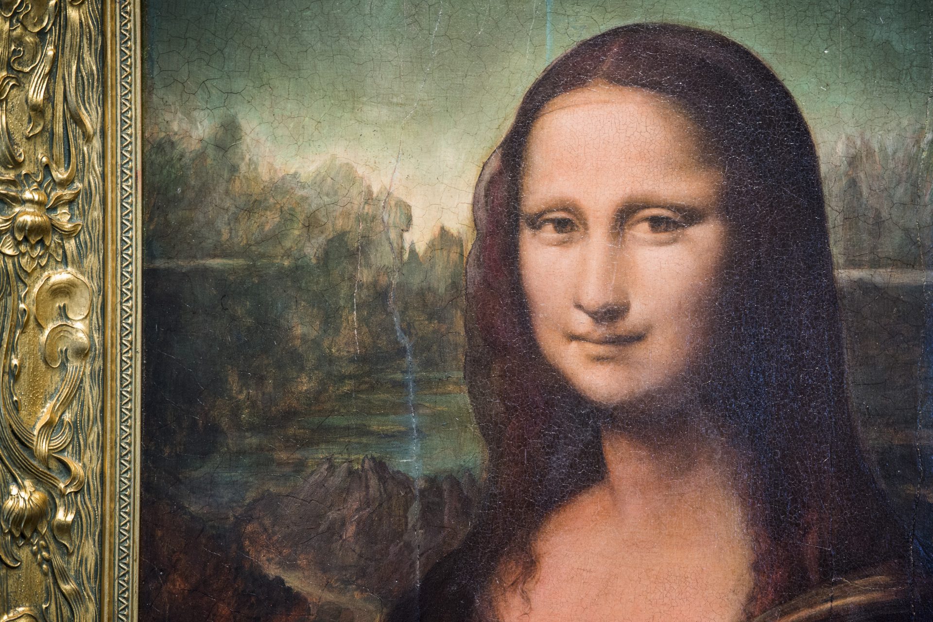 What do you know about Leonard Da Vinci's famous painting? 