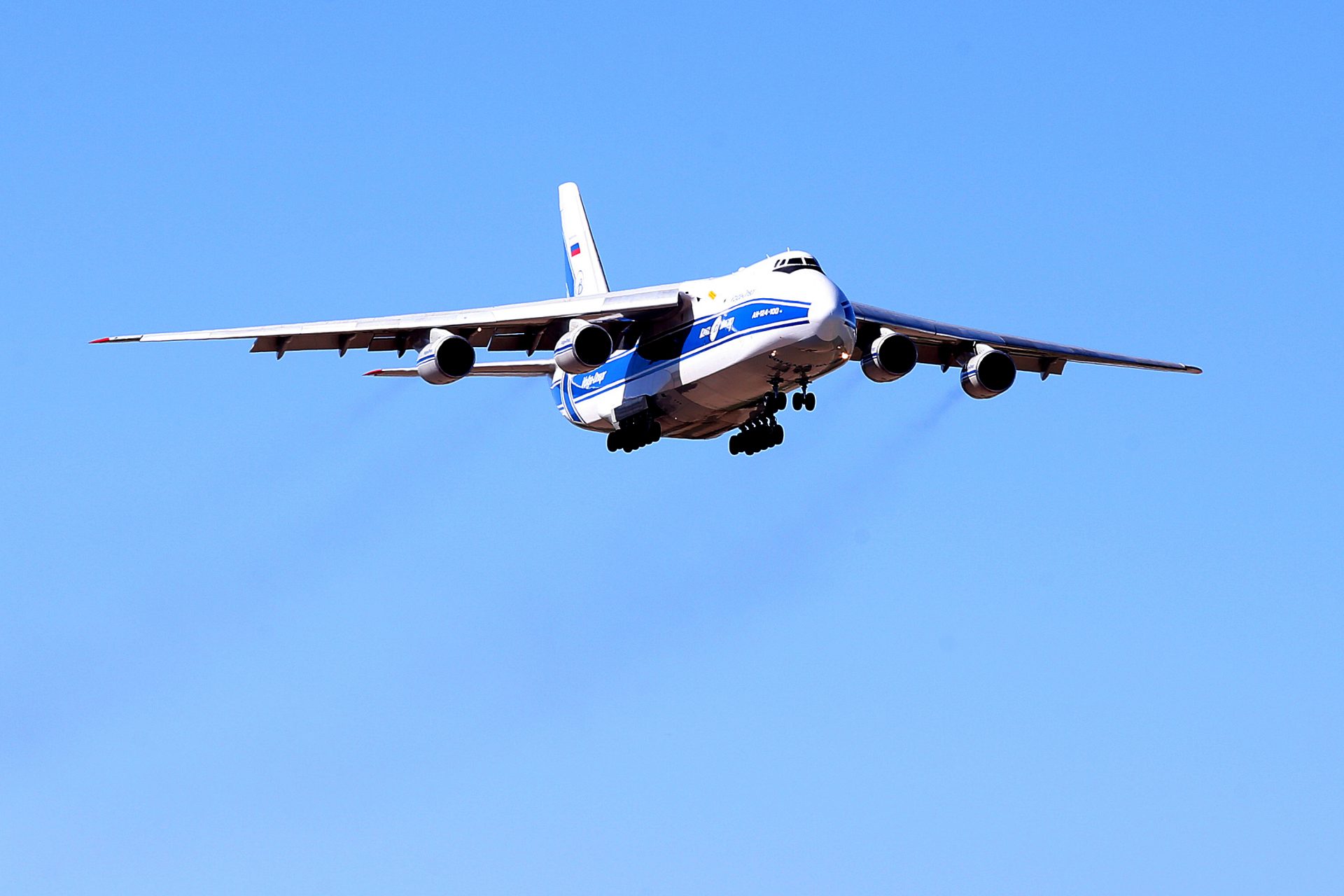 A cargo jet nearly collapsed relations between Canada and Russia