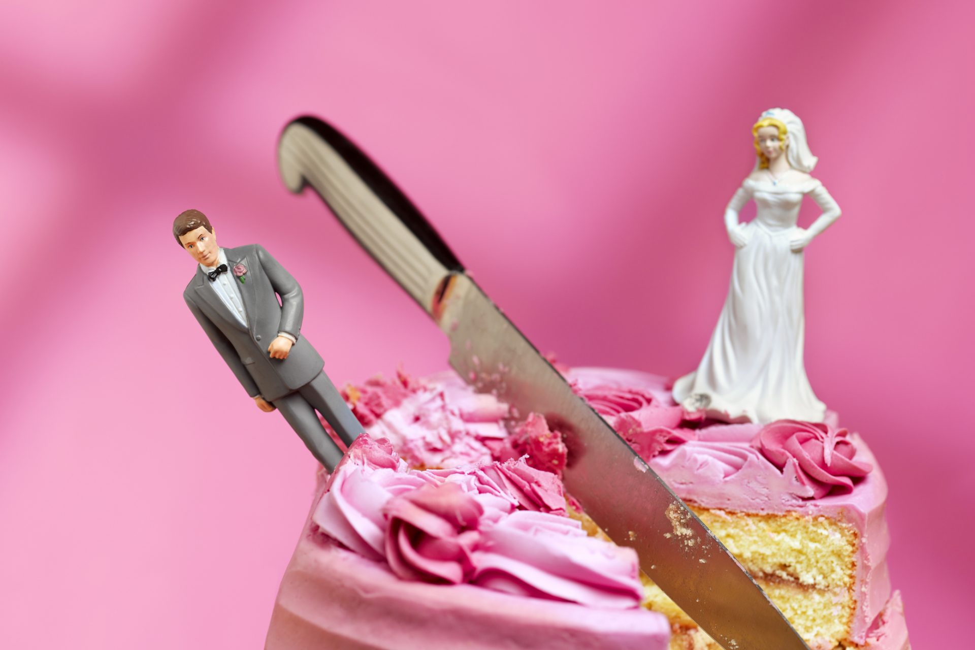 Relações antes do casamento levam a maior risco de divórcio, diz estudo