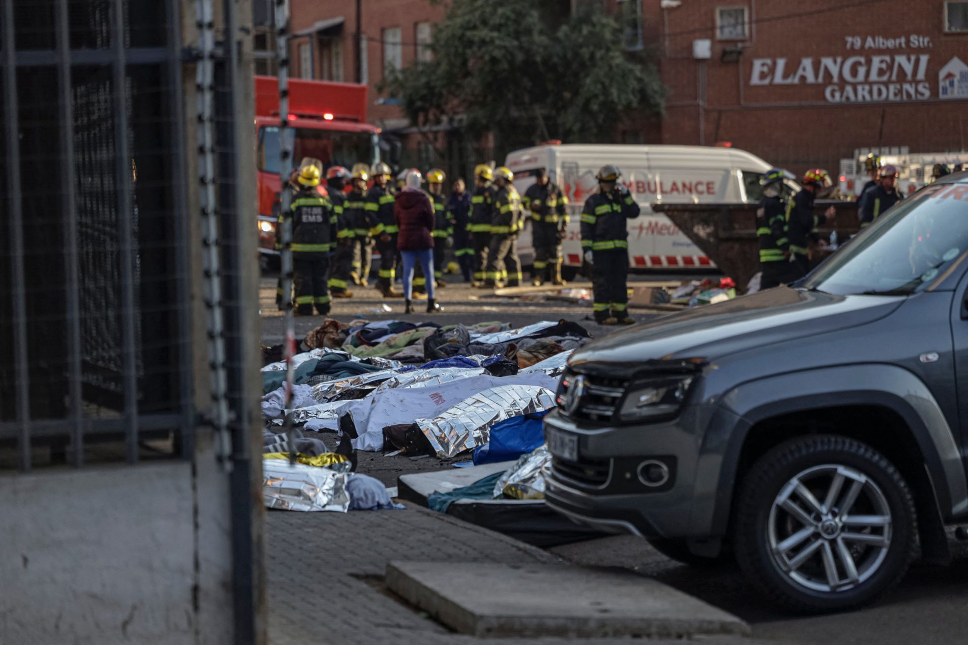 Images de la tragédie de Johannesburg : 63 morts dans l'incendie d'un immeuble