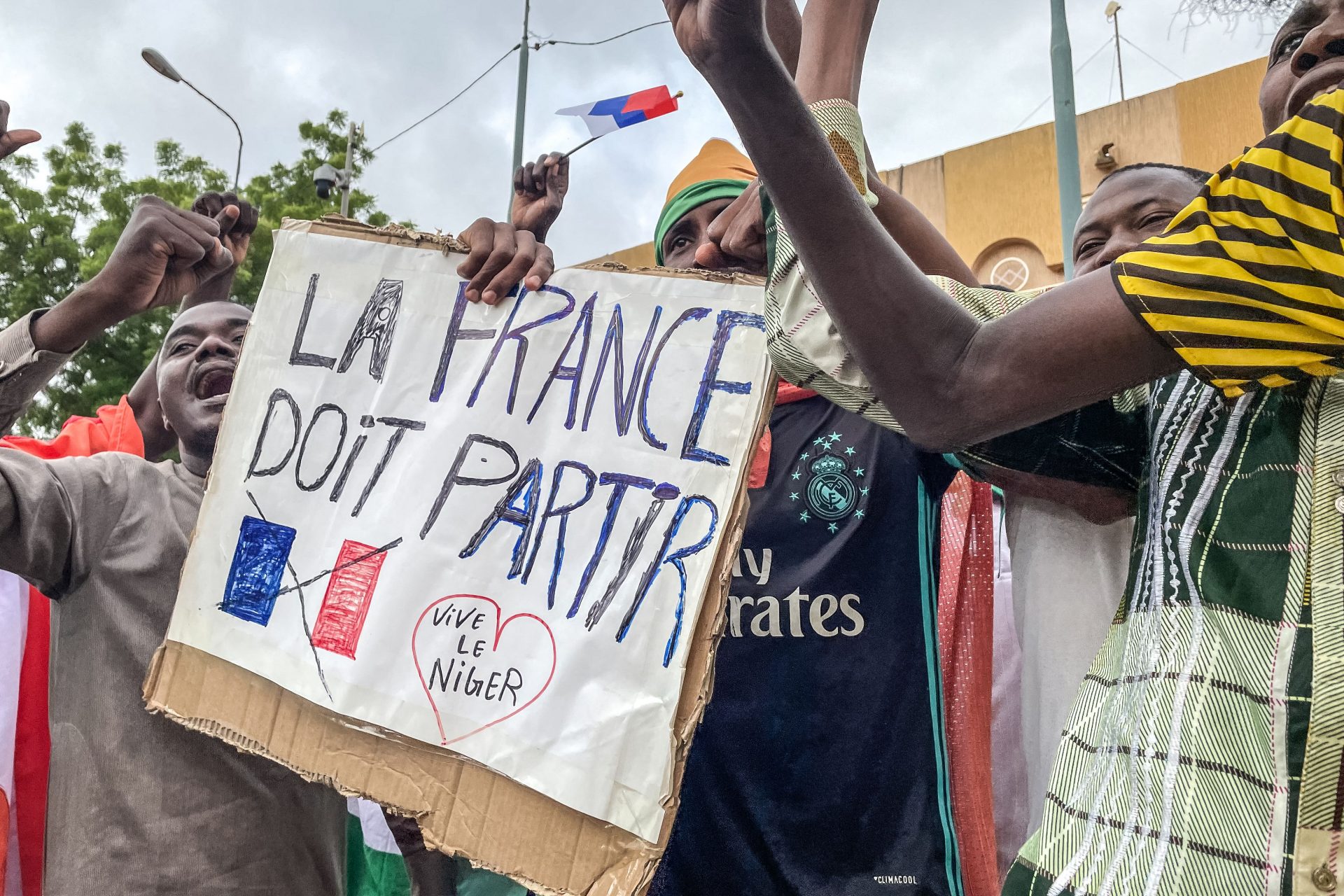 Nigeriens want the French out