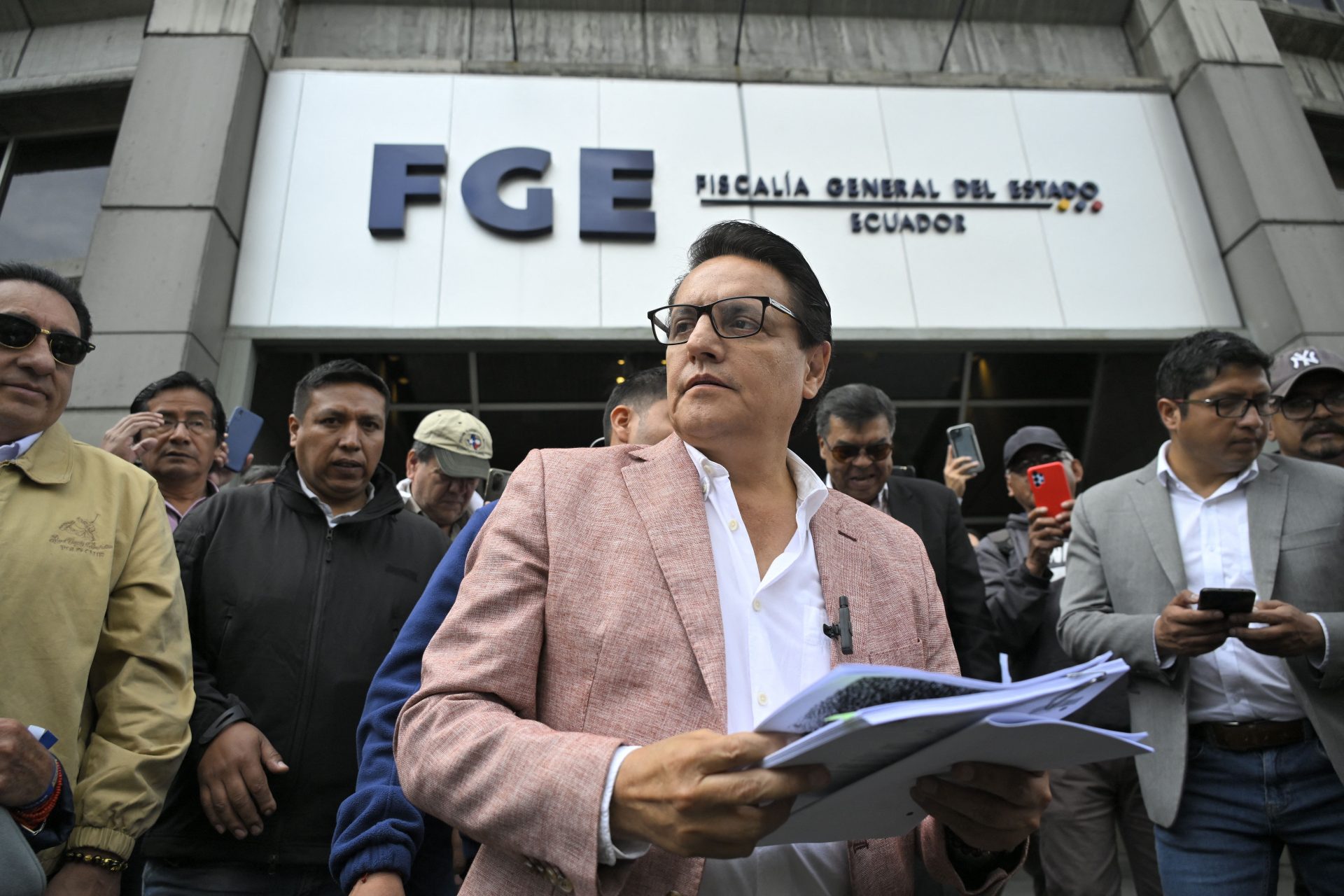 Ecuador's anti-corruption presidential candidate was just assassinated