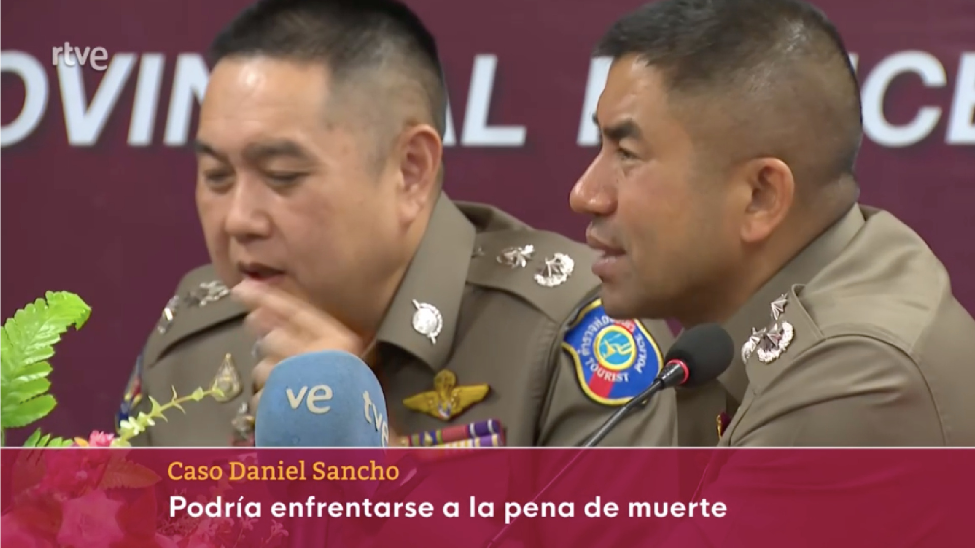 Rueda de prensa de la policía de Tailandia para dar a conocer los detalles de la investigación