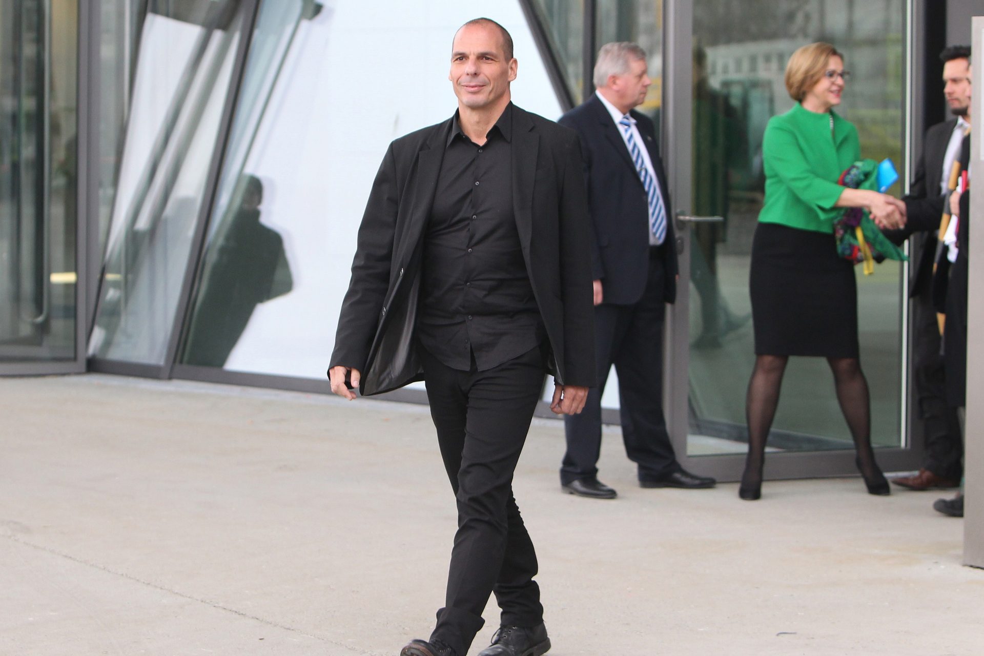 Varoufakis promete voltar à política