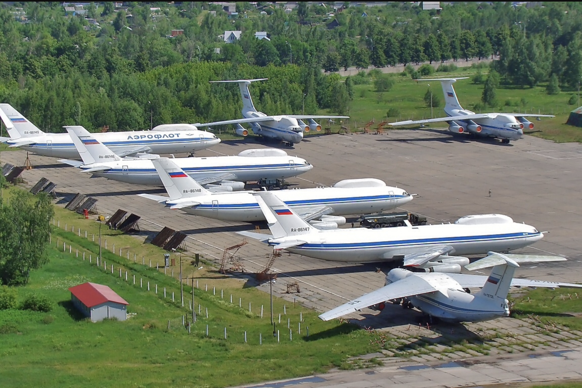 Le 354e régiment d'aviation spécialisé