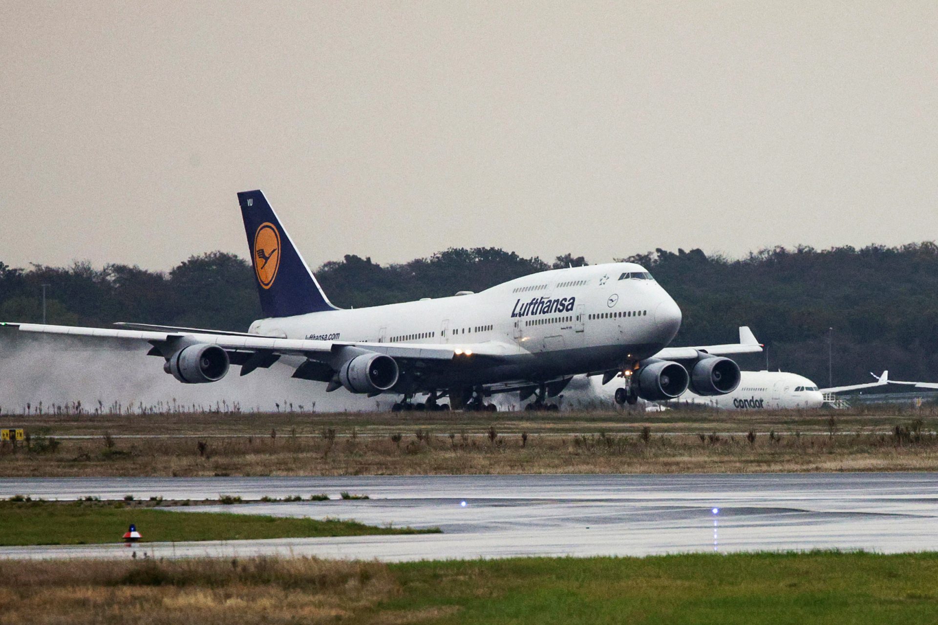 Pesa mais que dois Boeing 747 