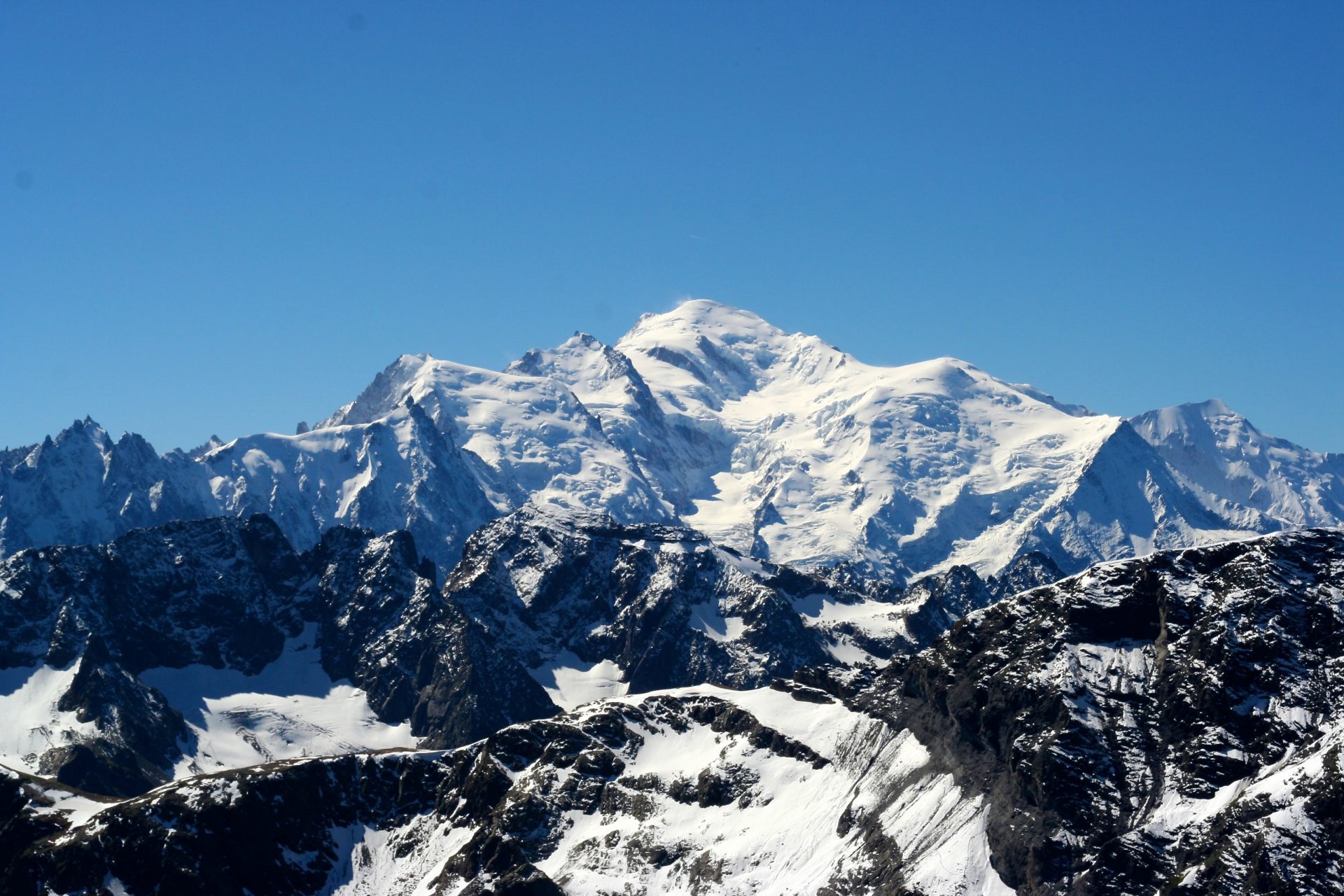 Le Mont Blanc a perdu plus de deux mètres d'altitude en deux ans : faut-il s'inquiéter ?
