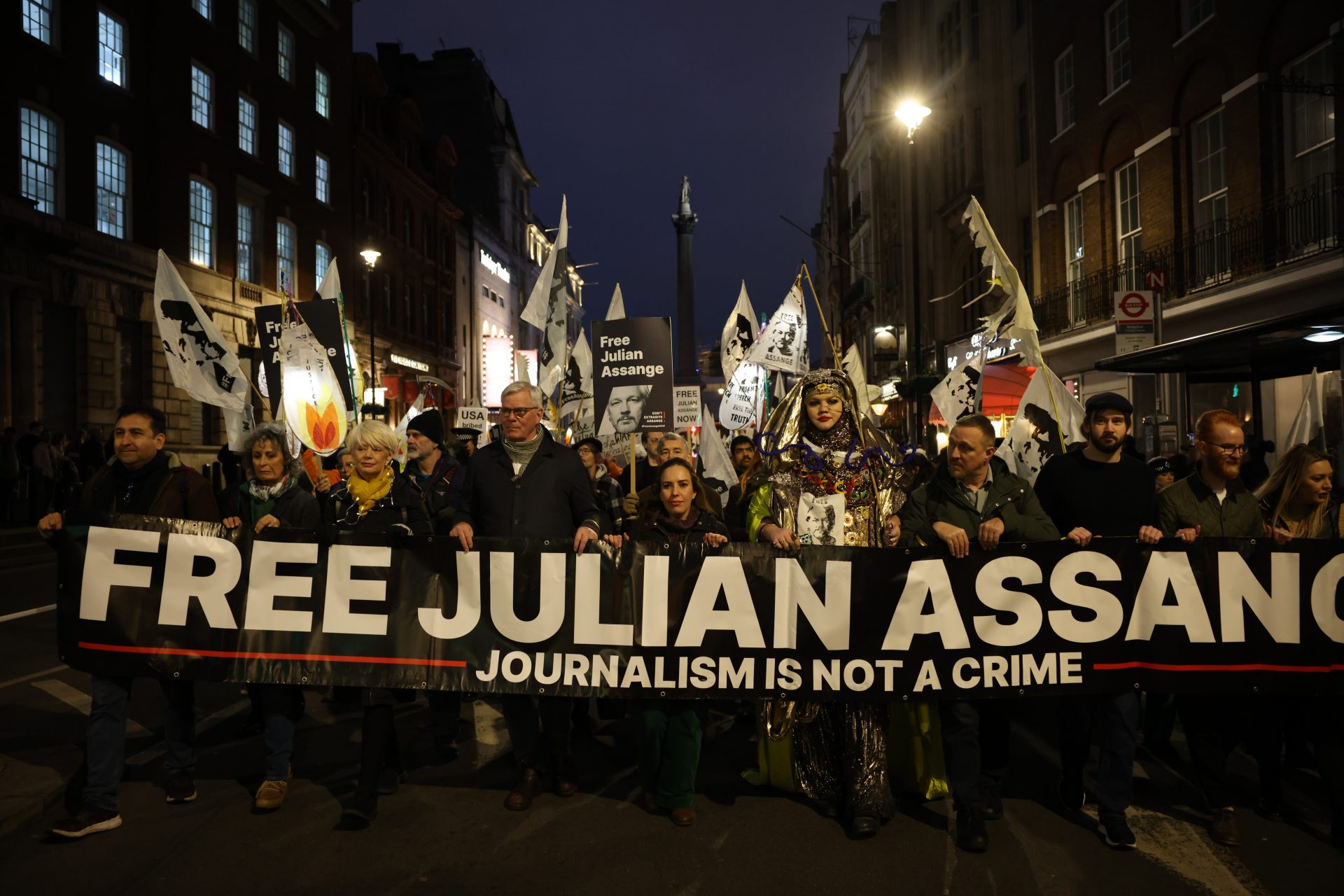 Criminalizing journalistic practices 