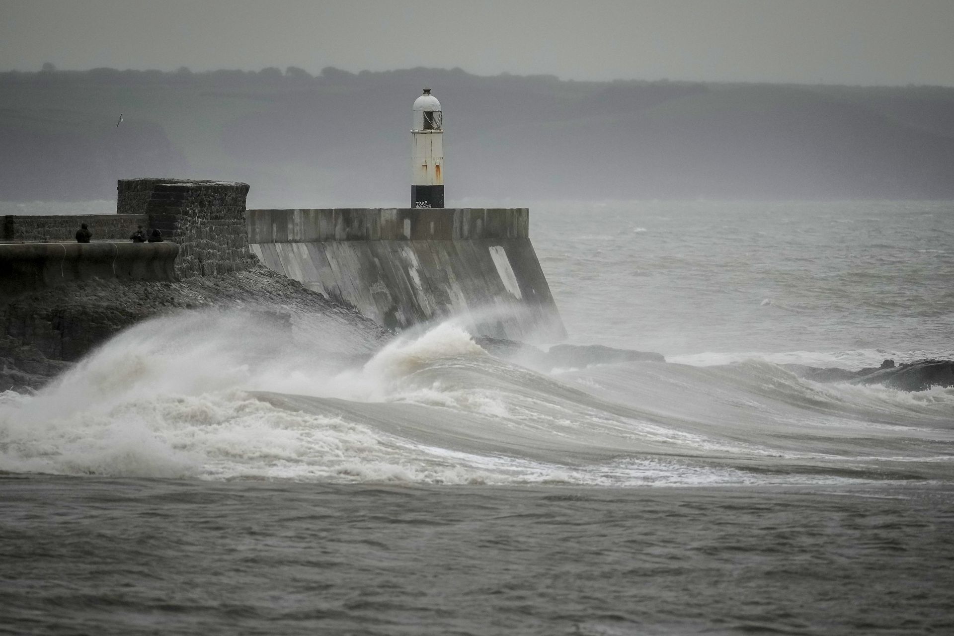 Les images choc de la tempête Ciaran