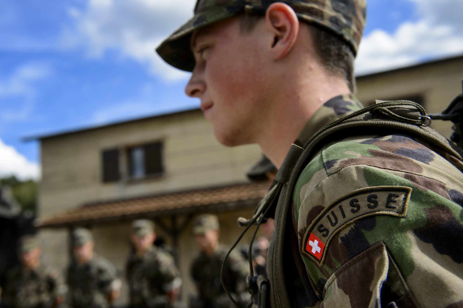 Jóvenes del ejército suizo
