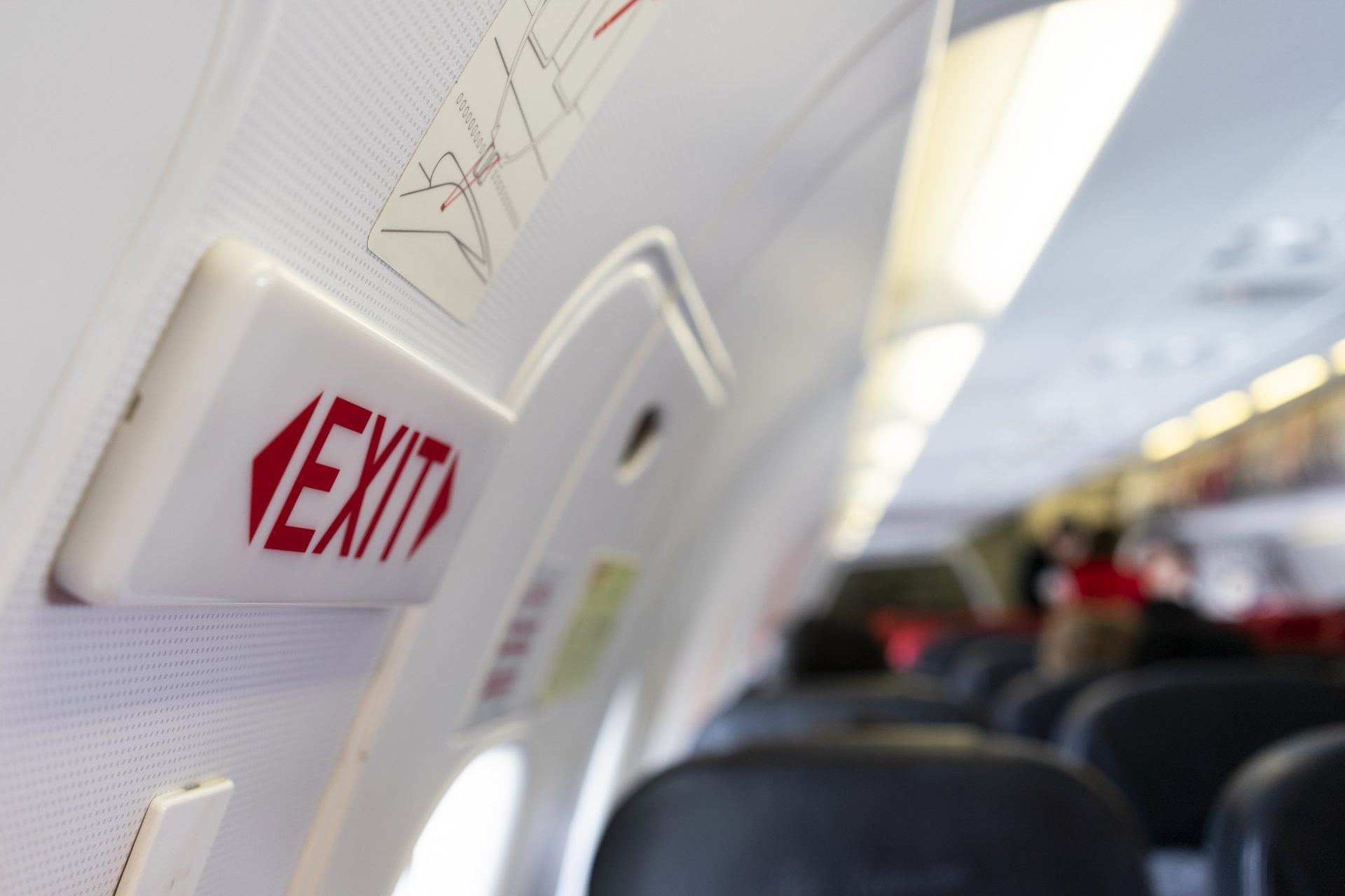 Abre la puerta de emergencia y sube al ala del avión: lo que sucedió en el vuelo 672 de Aeroméxico