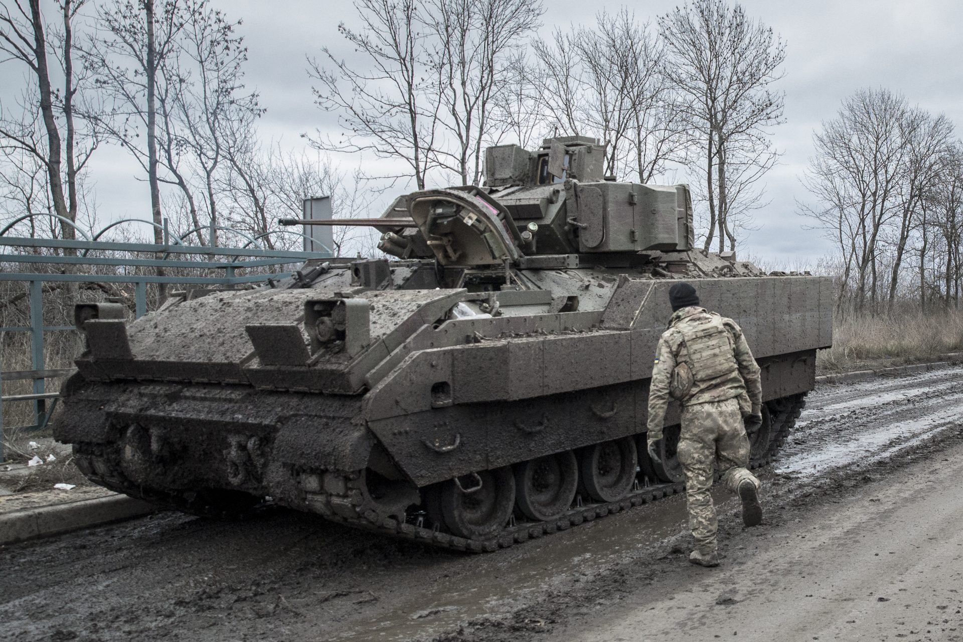 アメリカが供与した「M2ブラッドレー歩兵戦闘車」、ロシア軍の装甲車両を撃破