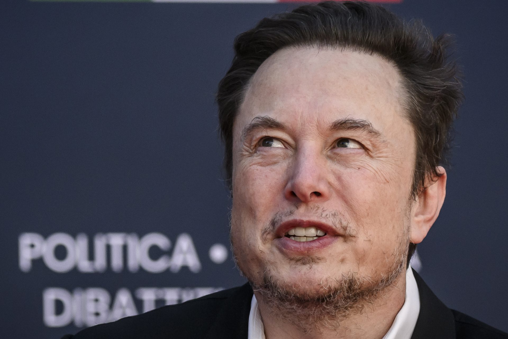 Man stirbt als Held oder lebt genug, um Elon Musk zu sein