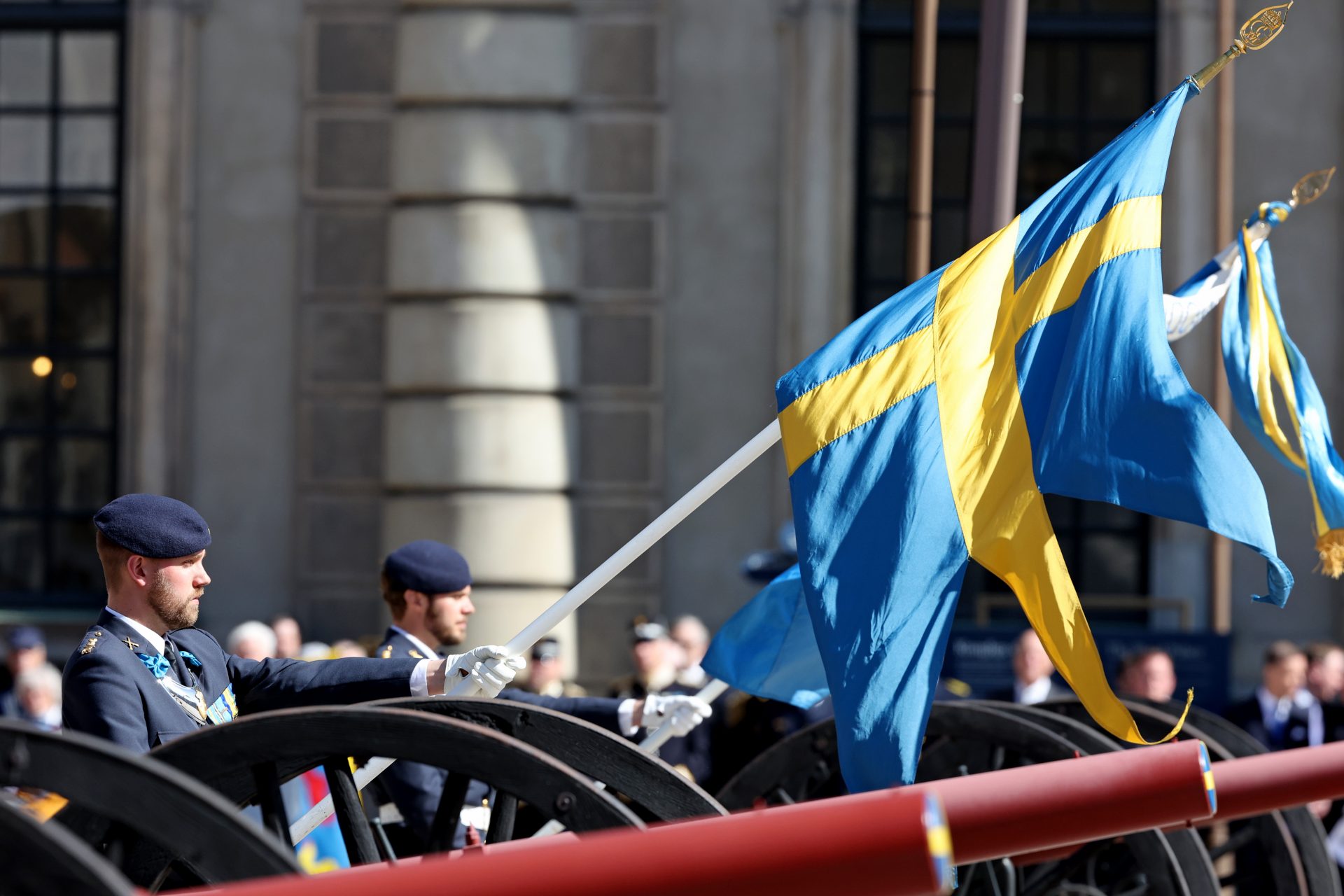 Sweden advises citizens to ready themselves for war