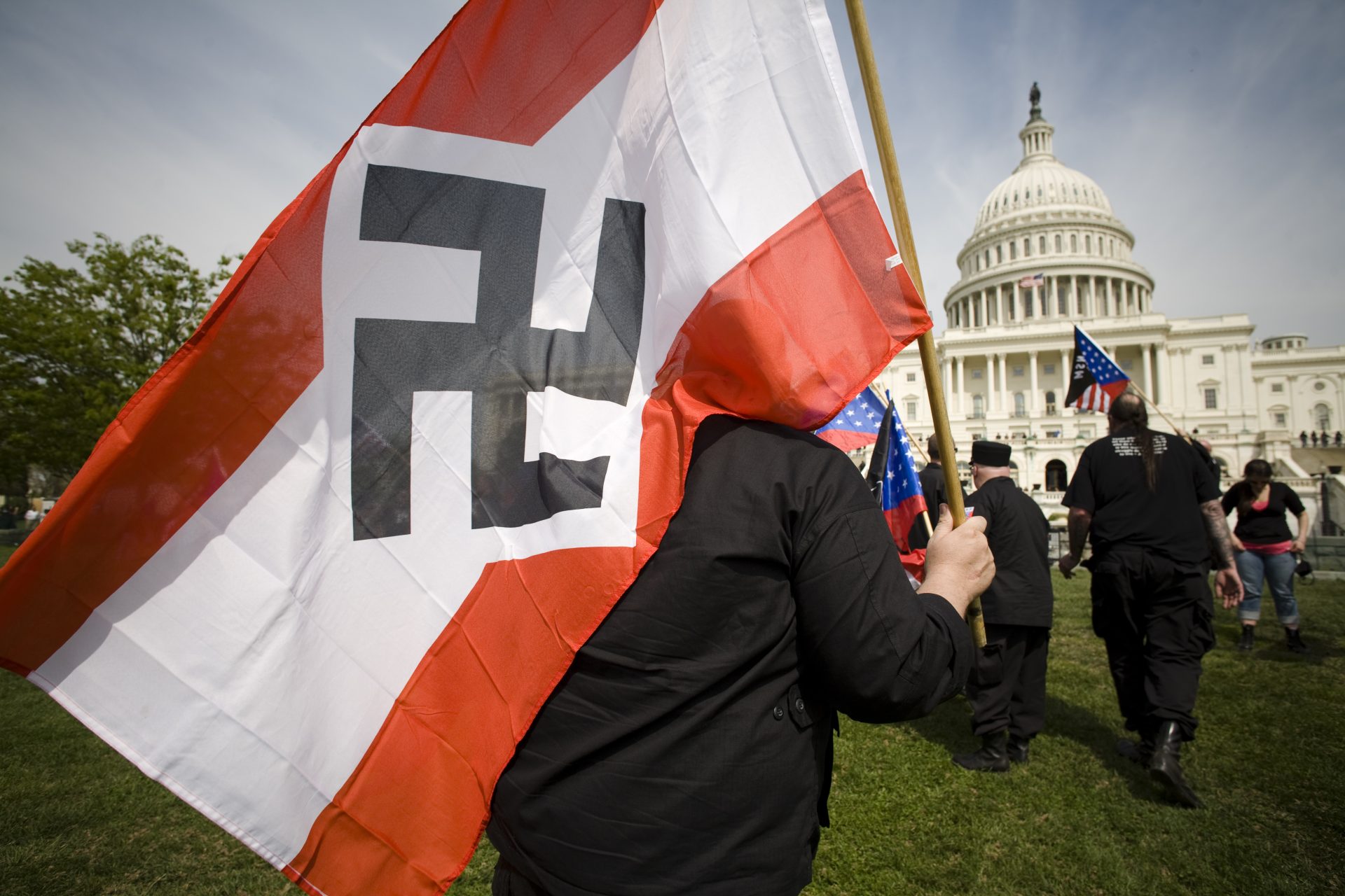 “Look, Republicans support Nazis