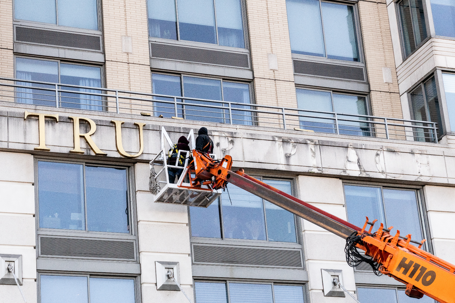 Gebäude, die den Namen Trump nicht mehr tragen