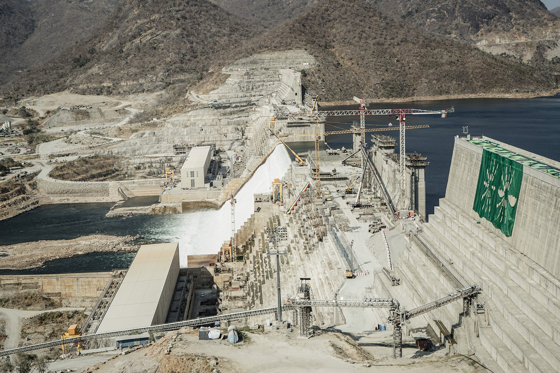 A large dam to supply electricity to Ethiopia