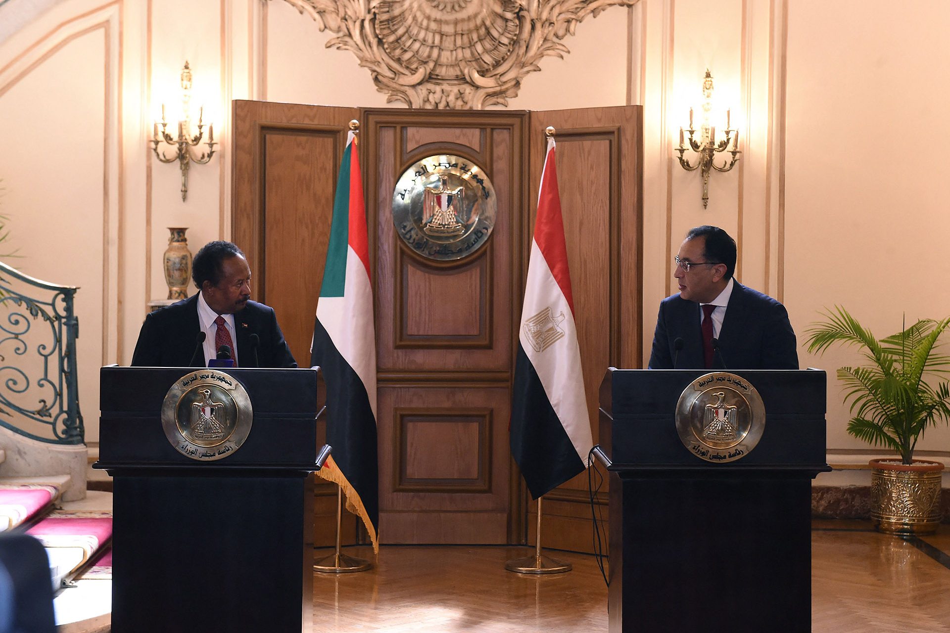 Anhaltende Kontroverse mit Ägypten und Sudan