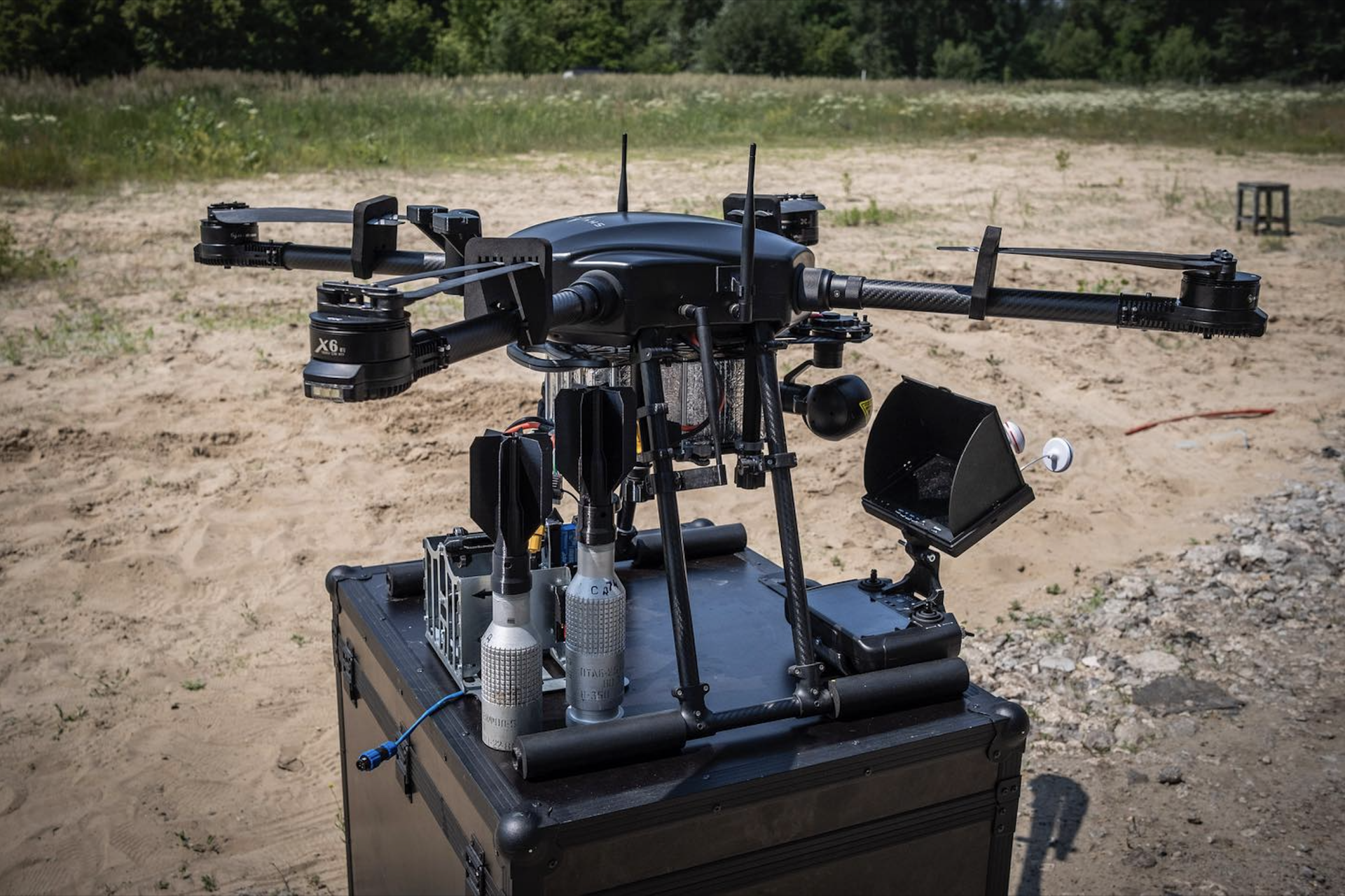 Un dron de largo alcance y de carga pesada