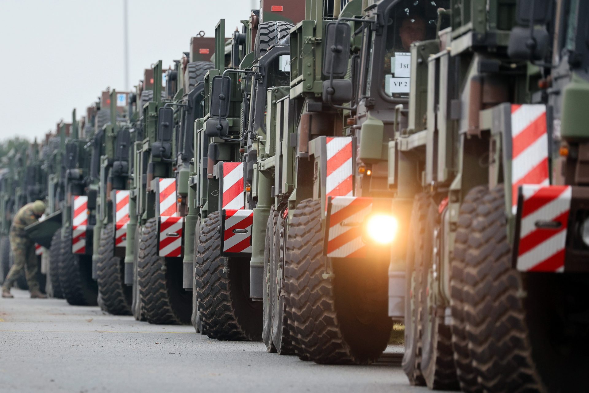 De NAVO verplaatst luchtverdedigingsraketten naar de Russische grens