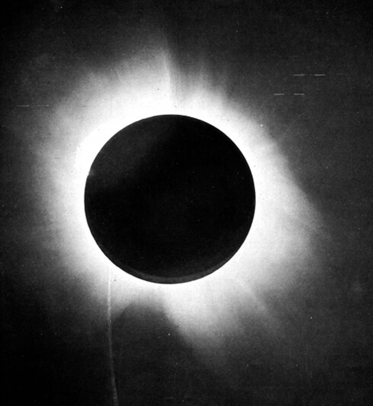 Un astrophysicien a vu dans l'éclipse l'occasion de tester la théorie d'Einstein