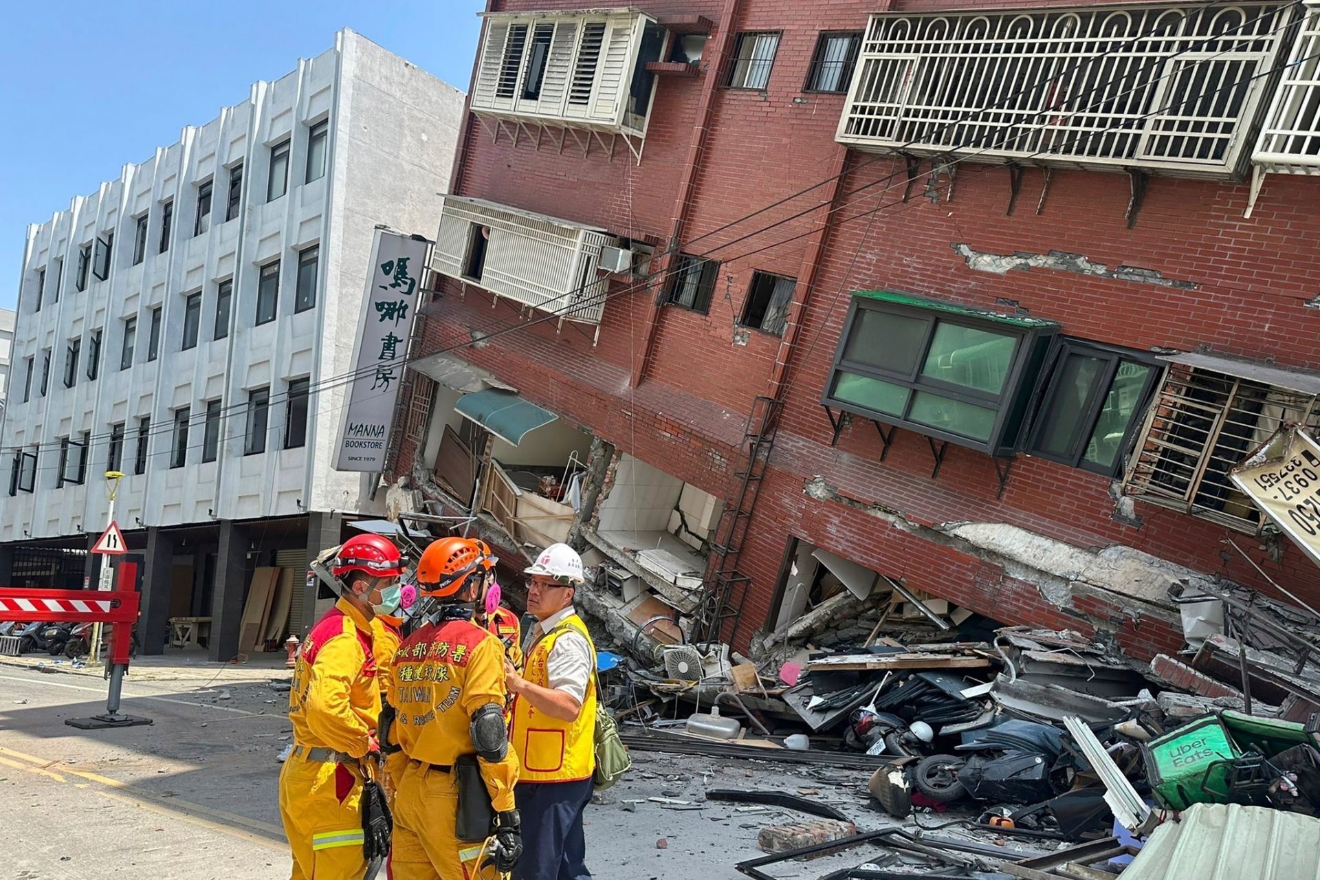 Plus de 100 bâtiments endommagés