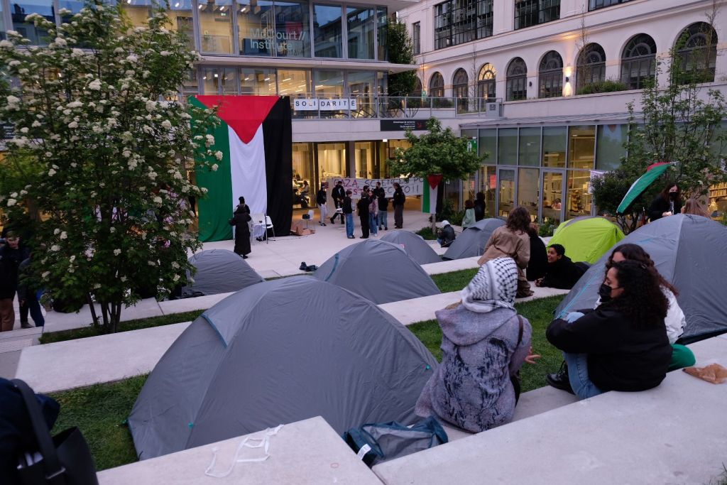 Protests in Paris, UK, Italy, Canada and Australia universities 