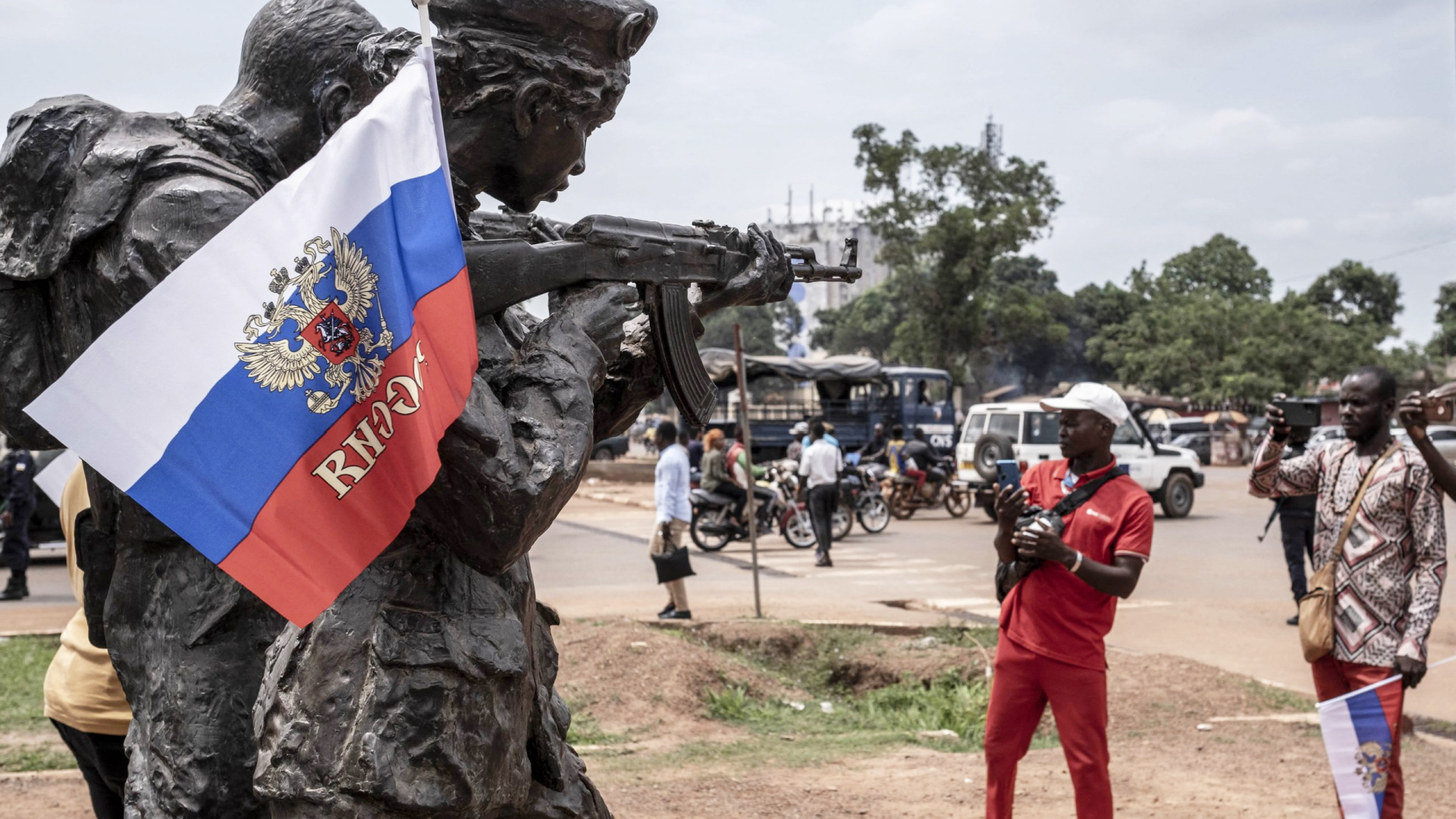 Aseguran que Putin recluta a la fuerza a inmigrantes africanos para luchar en Ucrania