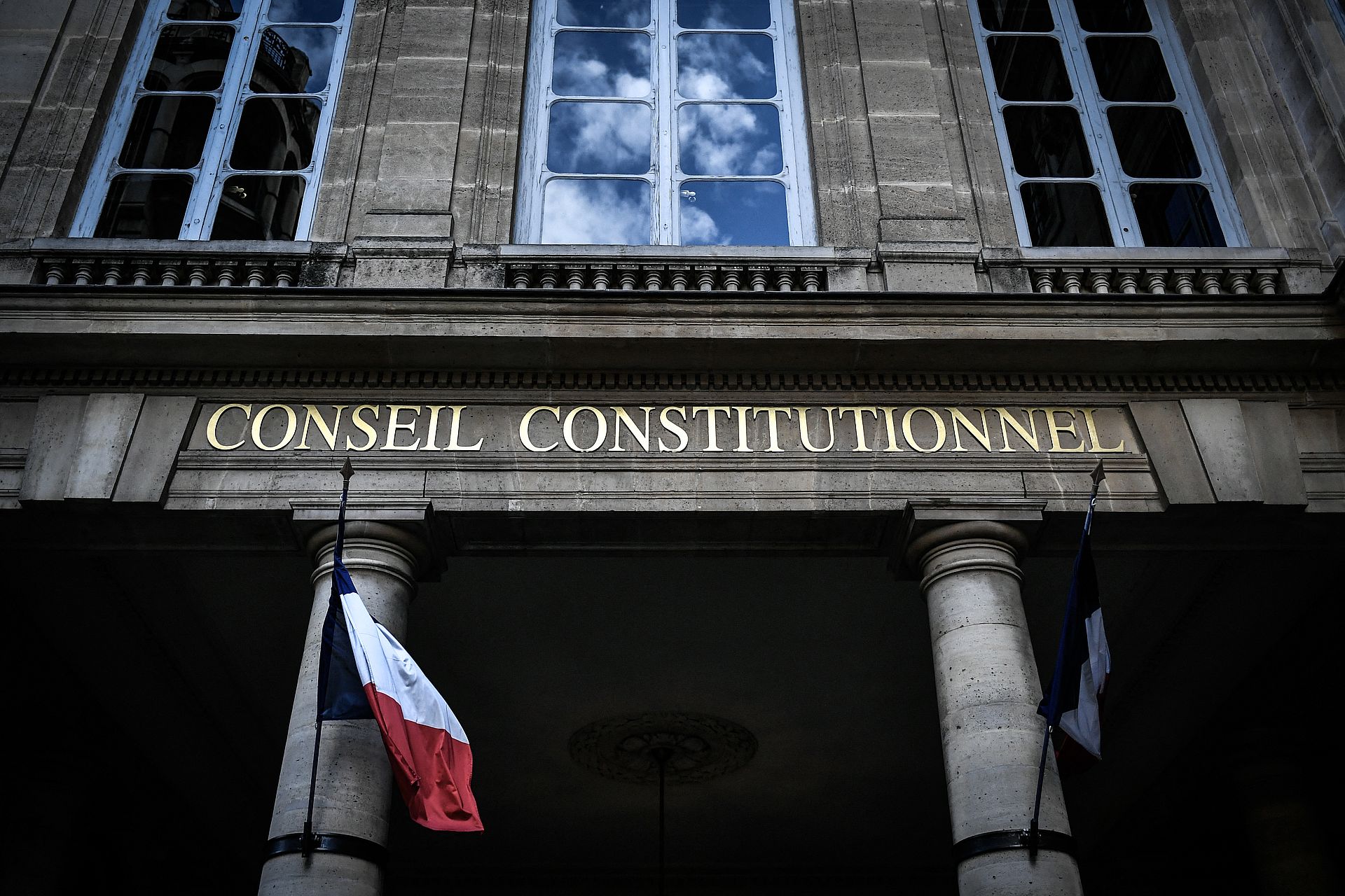 Que prévoit la Constitution ?