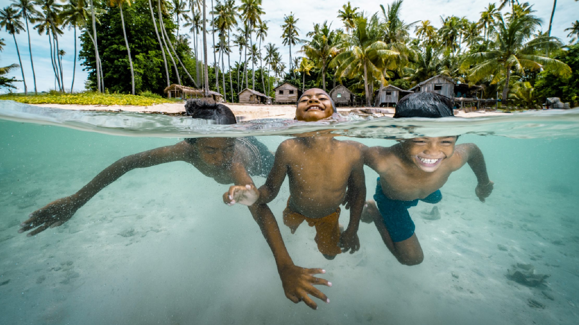 La increíble vida de los Bajau: el pueblo con mutaciones genéticas que vive en el mar