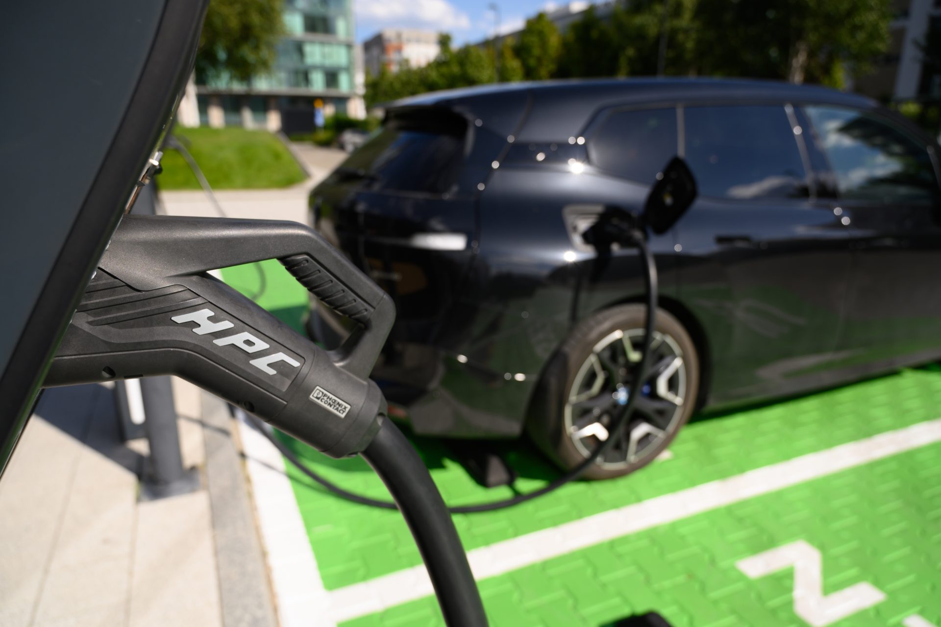 EU drivers embrace the EV while US and Australia shift into reverse