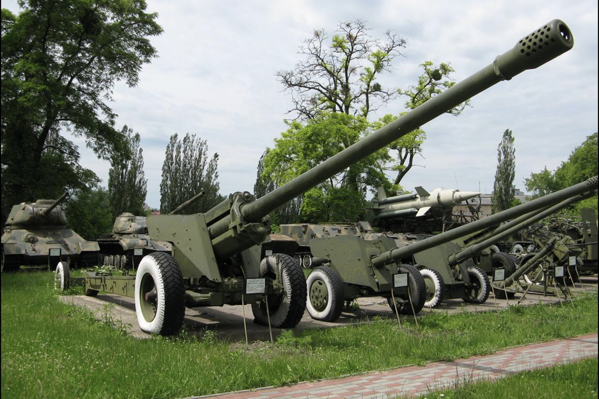 Canon d'artillerie tracté M-46 de 130 mm 