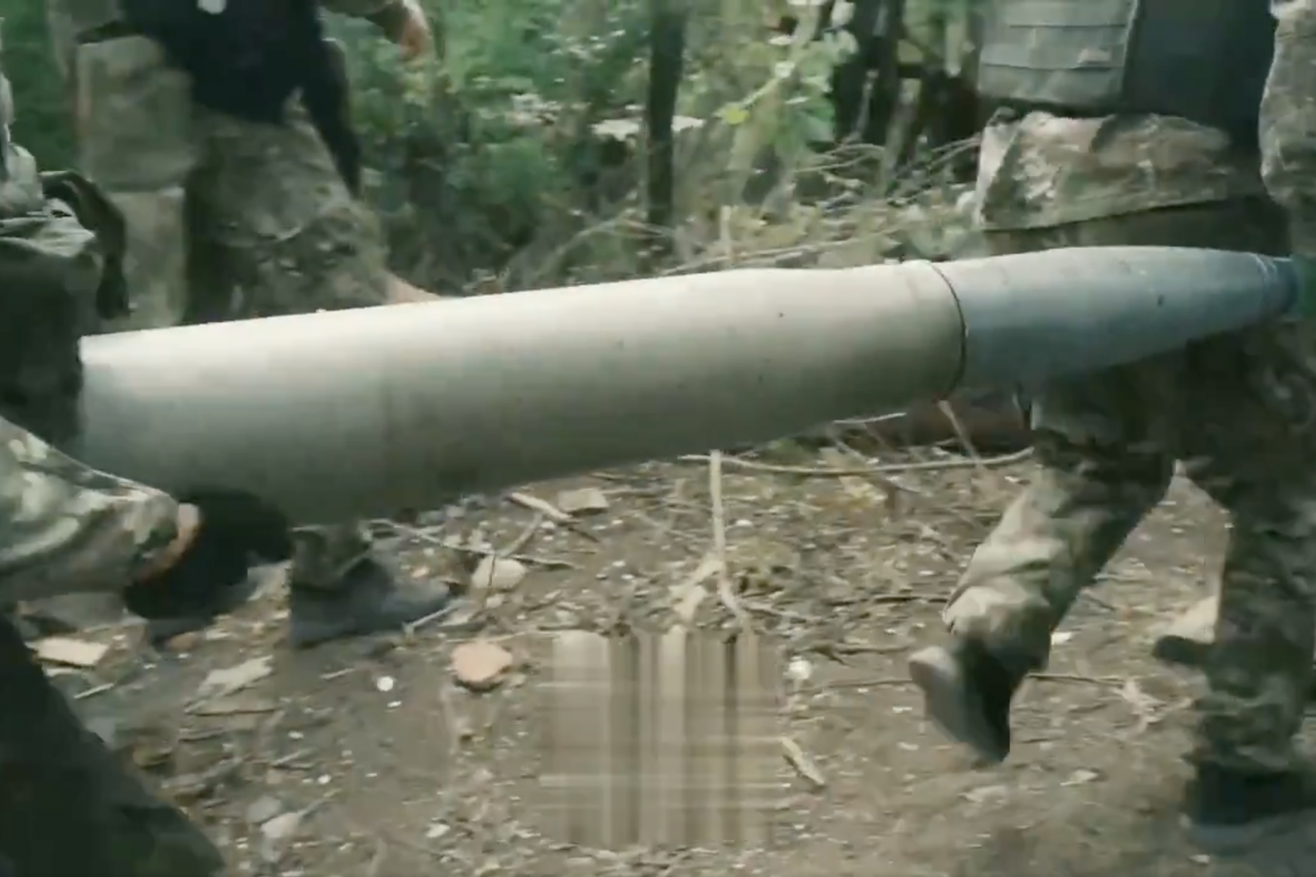 An M-46 artillery gun with a naval barrel 