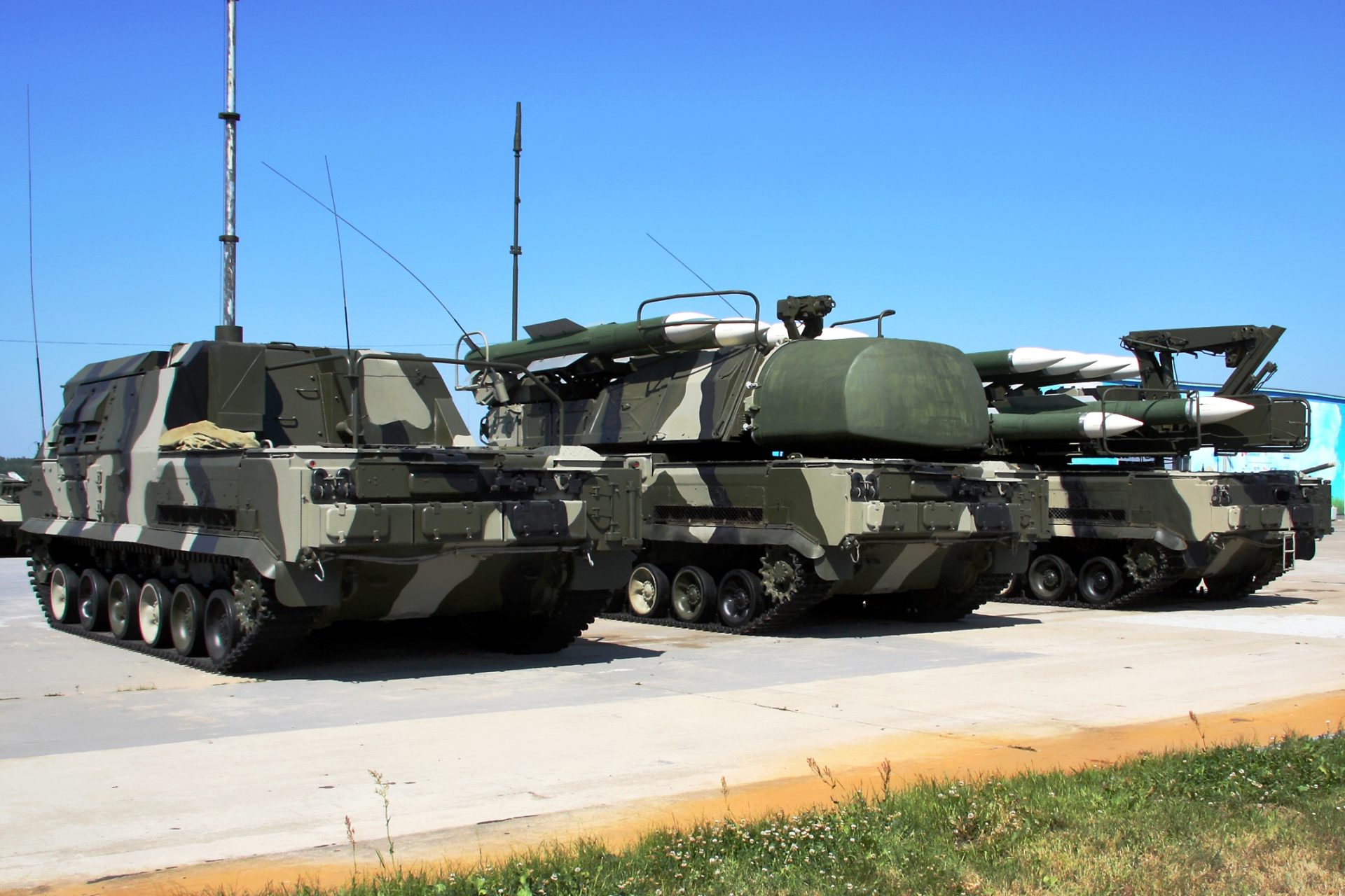 Dois modelos diferentes de Buk-M3 