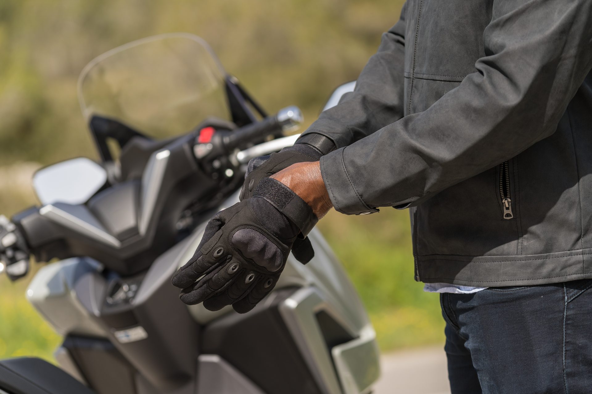 Alertan a conductores del 'Timo del motorista': cuidado si te piden que te dentengas en la carretera