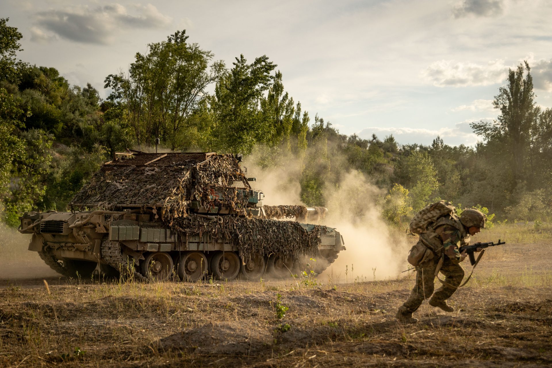 Ukrainian paratroopers triumph in tank battles around Kursk