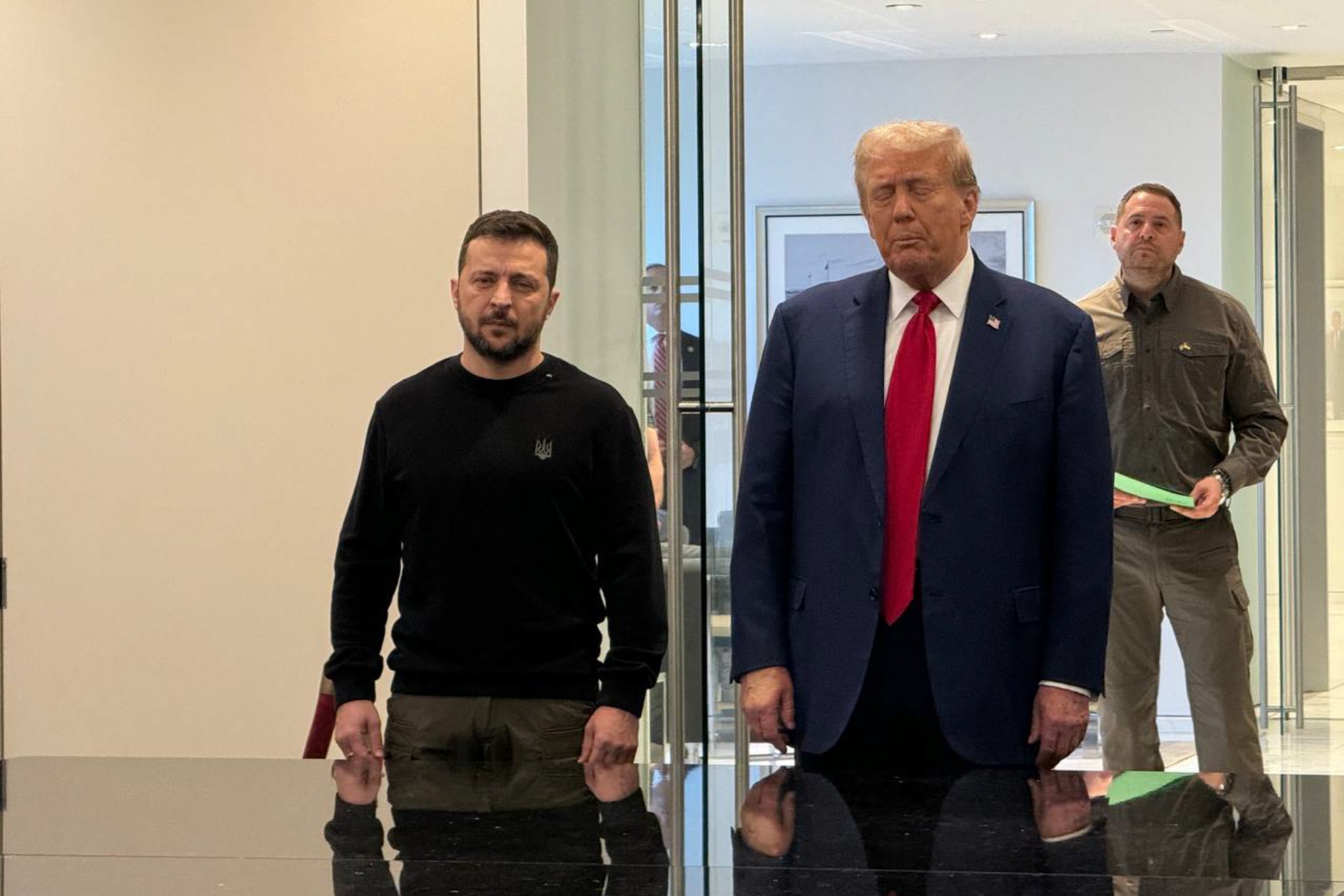 Remember when Trump made his in-person meeting with Volodymyr Zelensky awkward?