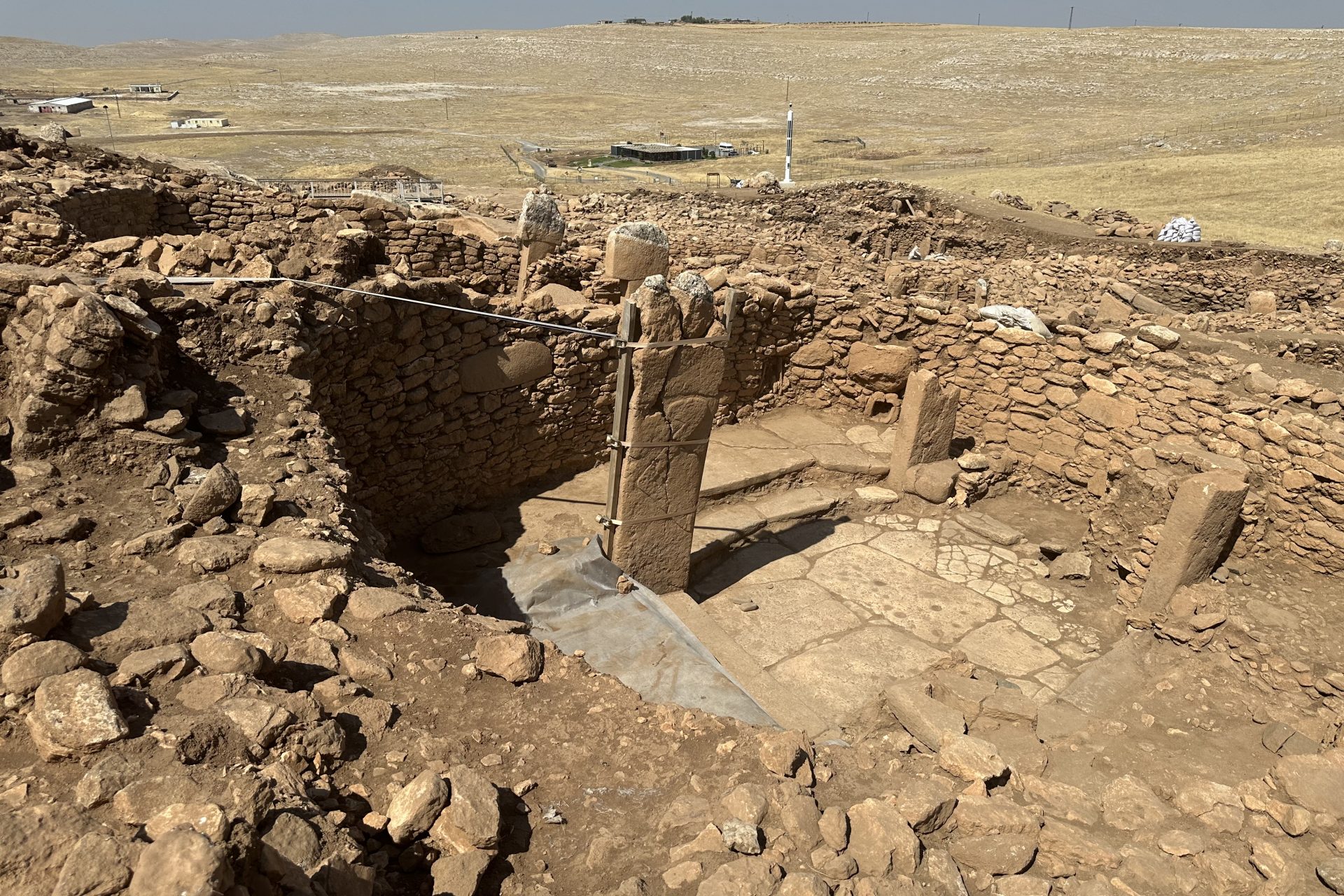 Very simialr to Göbekli Tepe