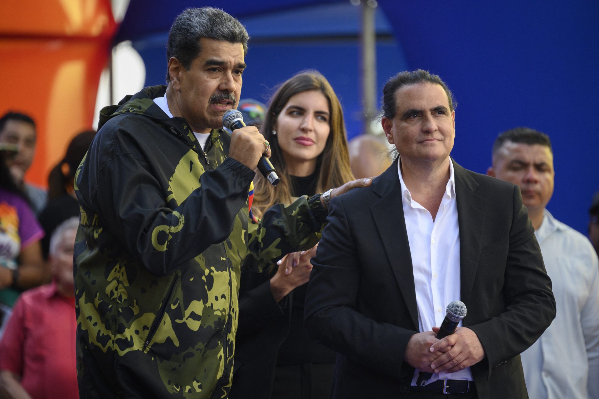 Maduro confía en Saab para impulsar el desarrollo industrial de Venezuela