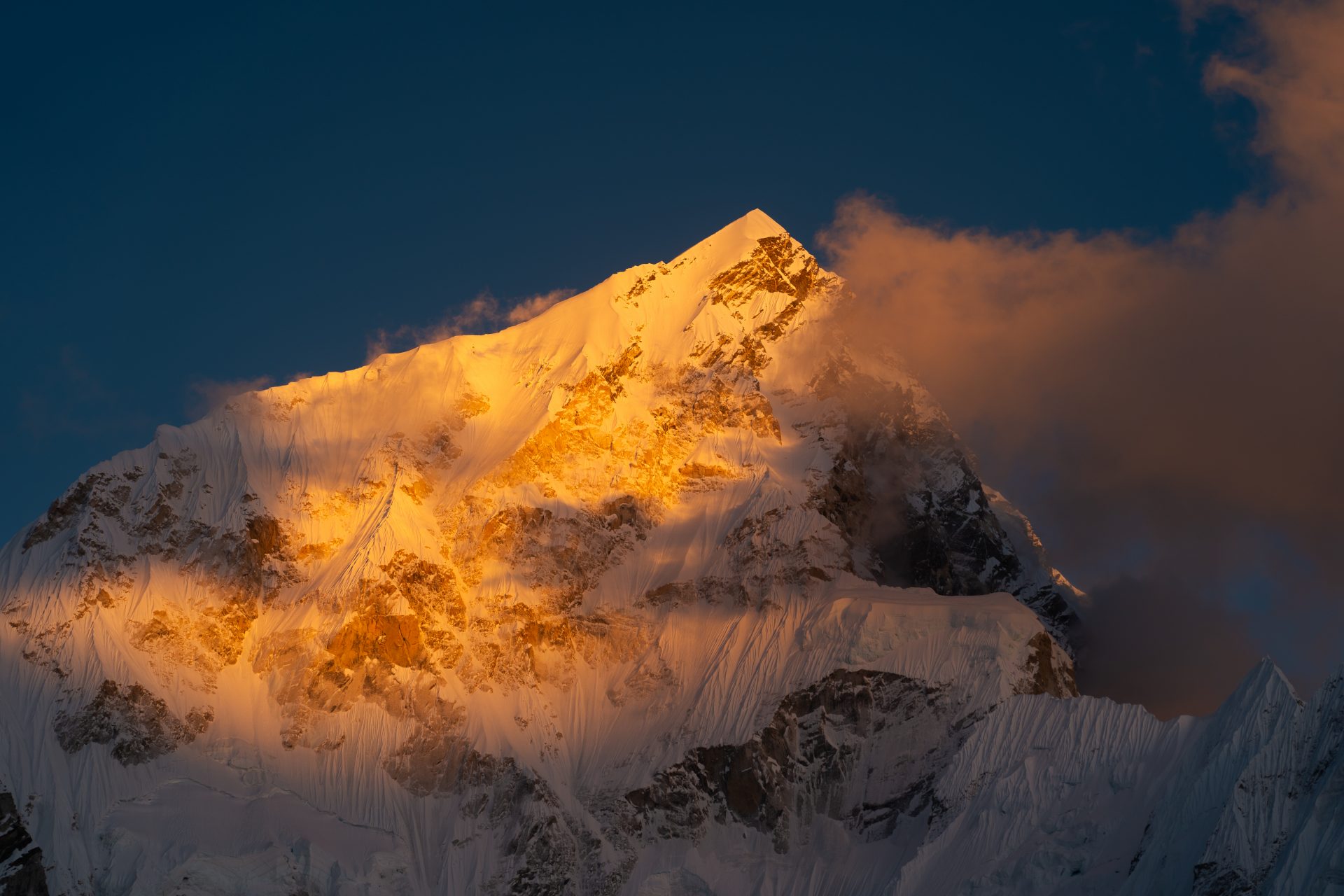 El ascenso del Everest impacta también a picos vecinos como Lhotse y Makalu