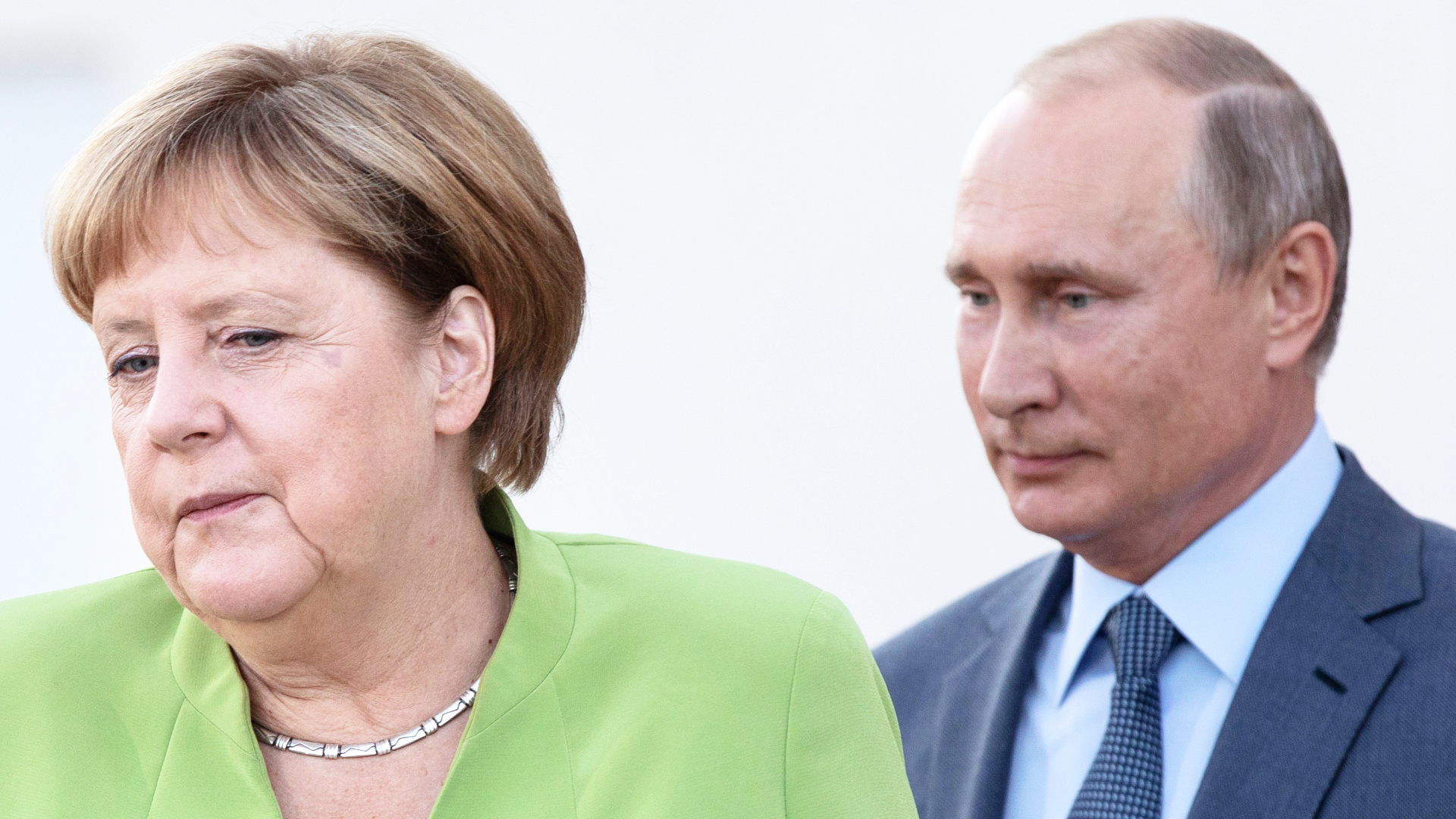 Cuando Putin aterrorizó a Merkel: una demostración de poder