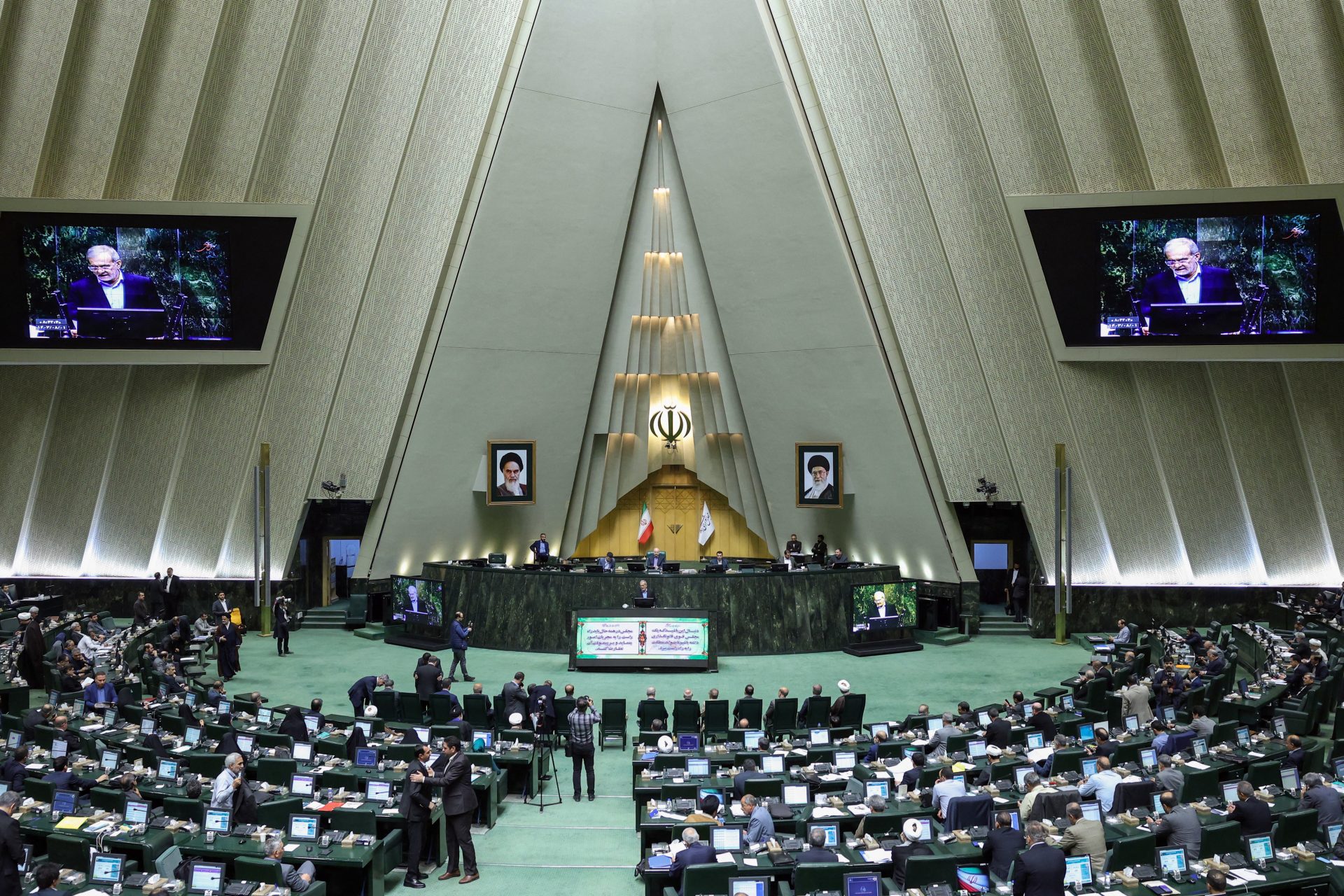 Iran prioritizes its nuclear program despite economic crisis