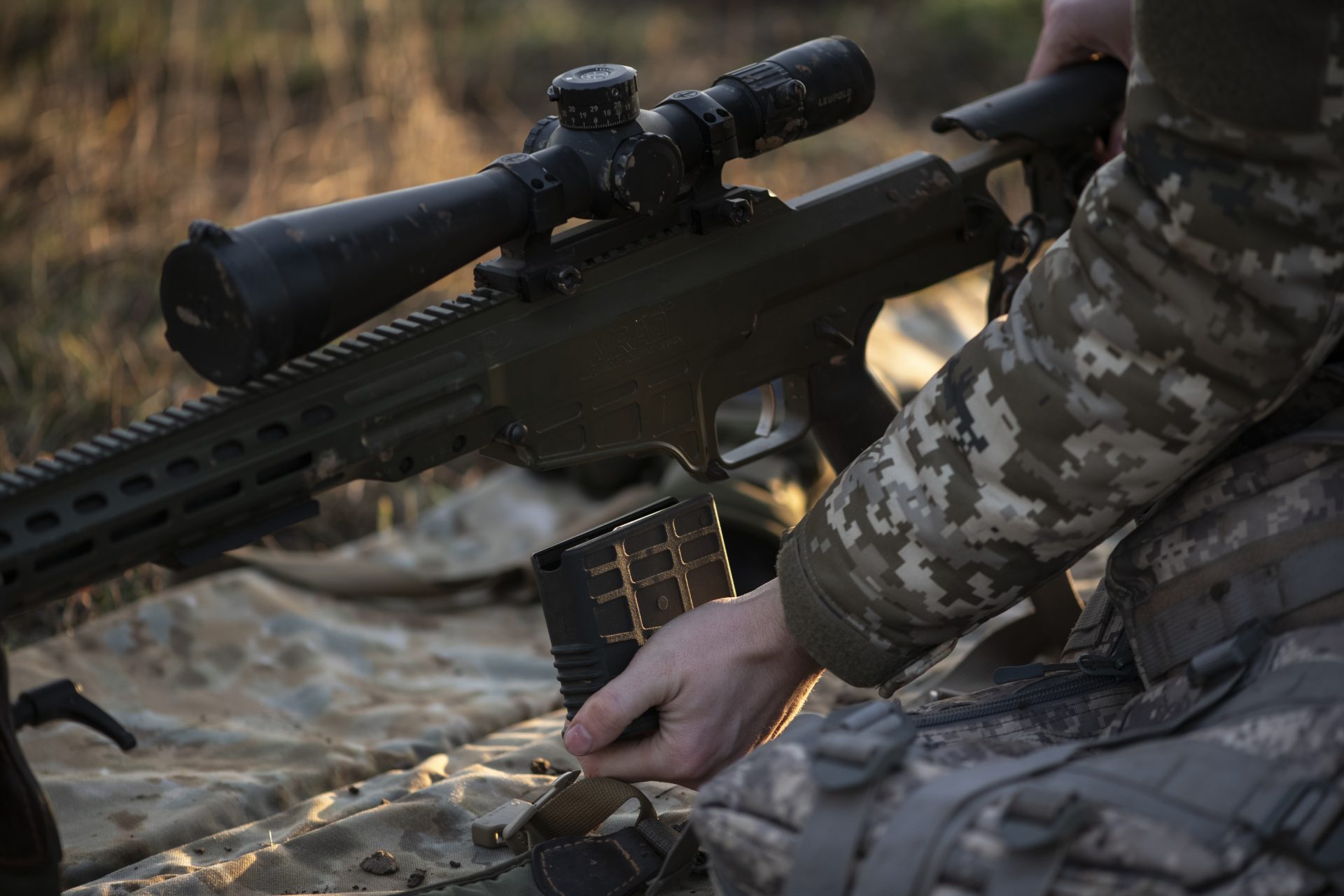 A Ukrainian sniper achieved an incredible shot on the battlefield