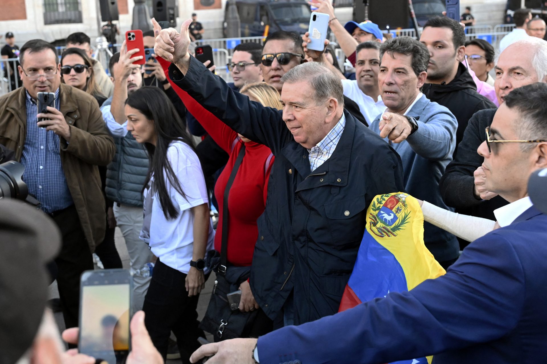 Oposición desafía resultados y promete regreso a Caracas