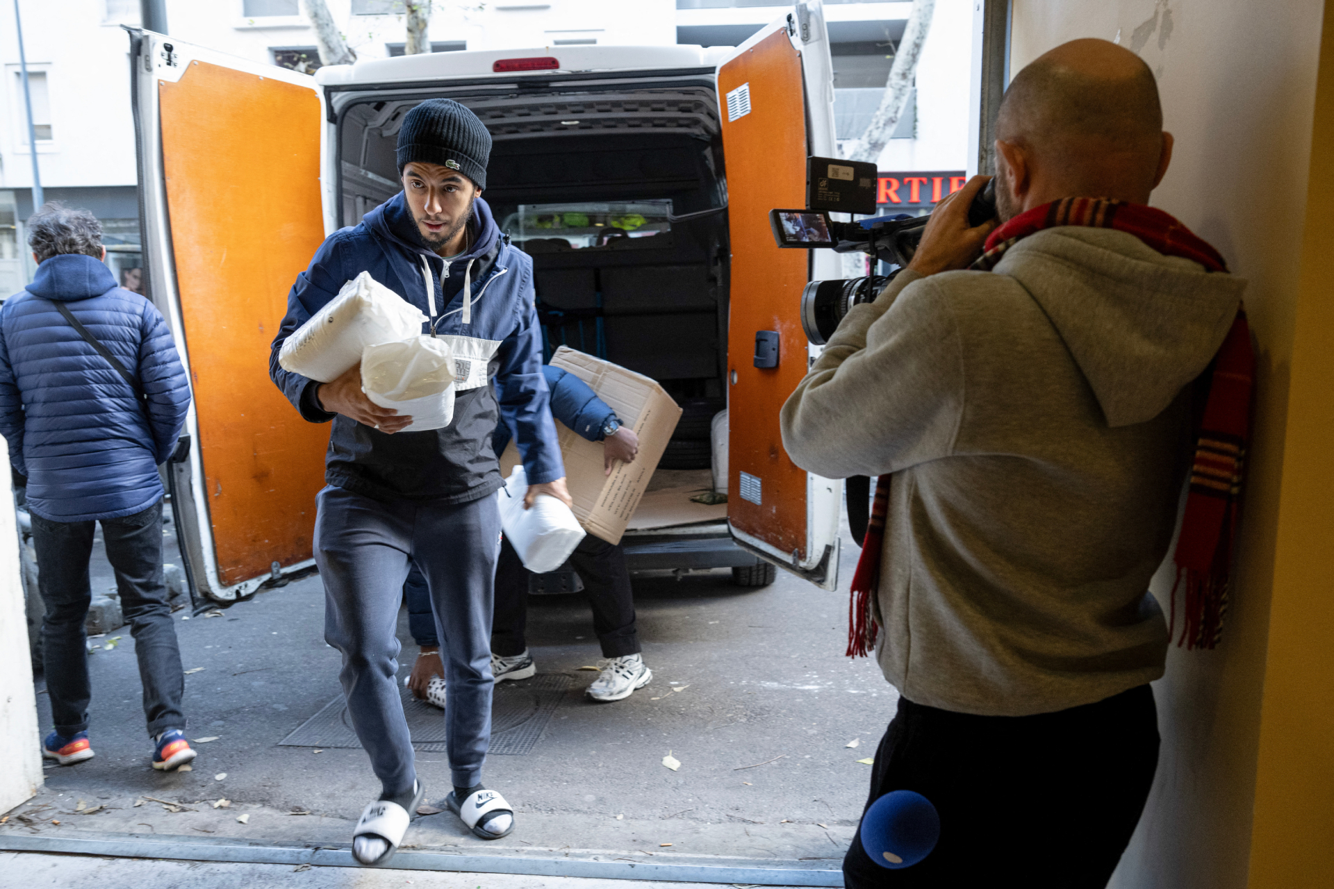 La solidarité s'organise en métropole 