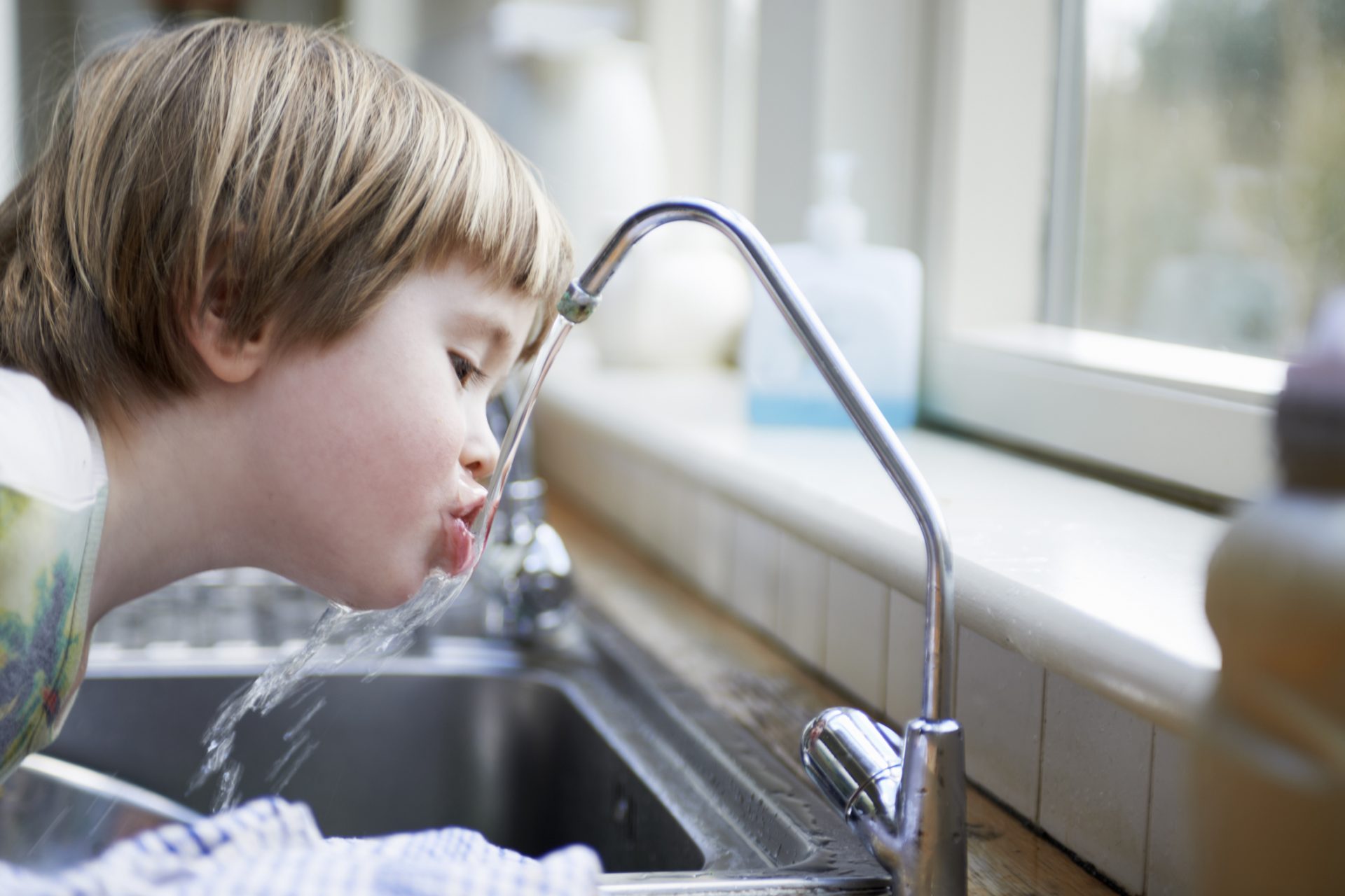 L’eau du robinet en France, trop toxique pour être consommée ?