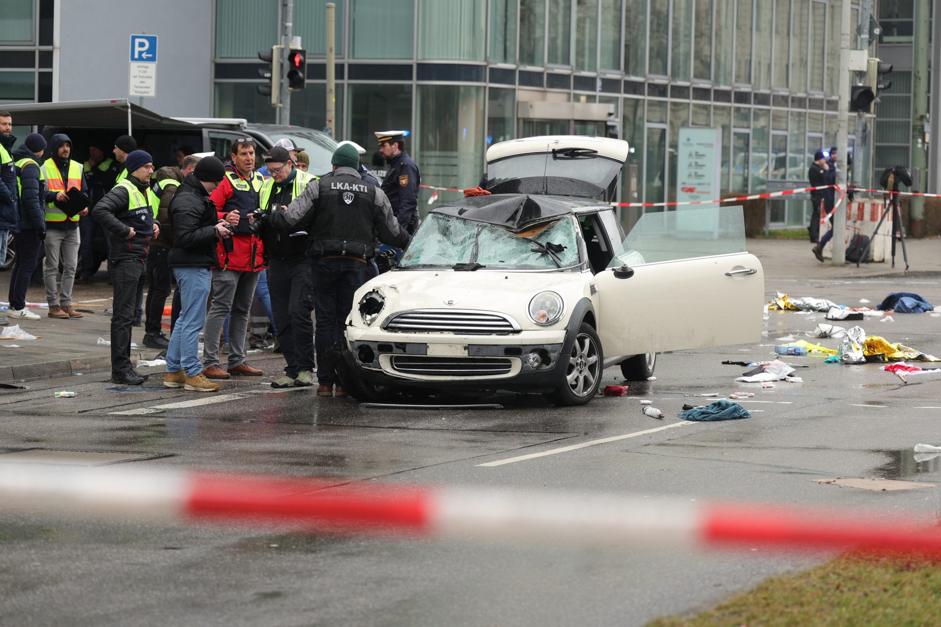 Mutmaßlicher Anschlag in München: Tatsachen und Reaktionen