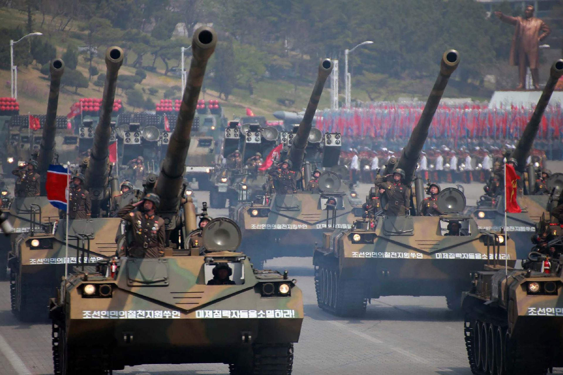 North Korea has sent hundreds of long-range artillery guns to Russia